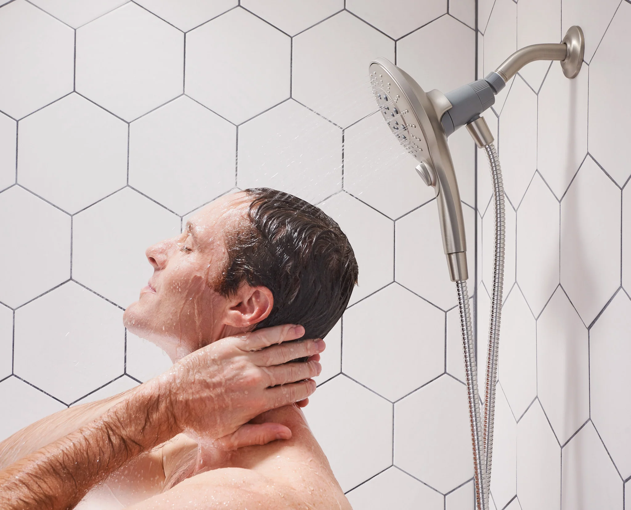 3637-Engage-Six-Function-5-1-2-Diameter-Spray-Head-Handheld-Shower-7.webp Engage Six-Function 5 1/2" Diameter Spray Head Handheld Shower