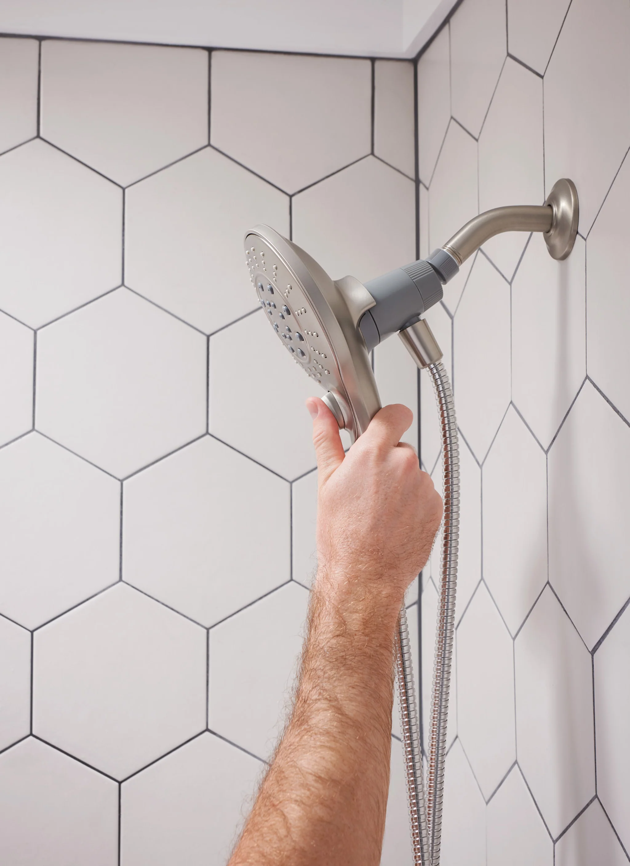 3637-Engage-Six-Function-5-1-2-Diameter-Spray-Head-Handheld-Shower-8.webp Engage Six-Function 5 1/2" Diameter Spray Head Handheld Shower