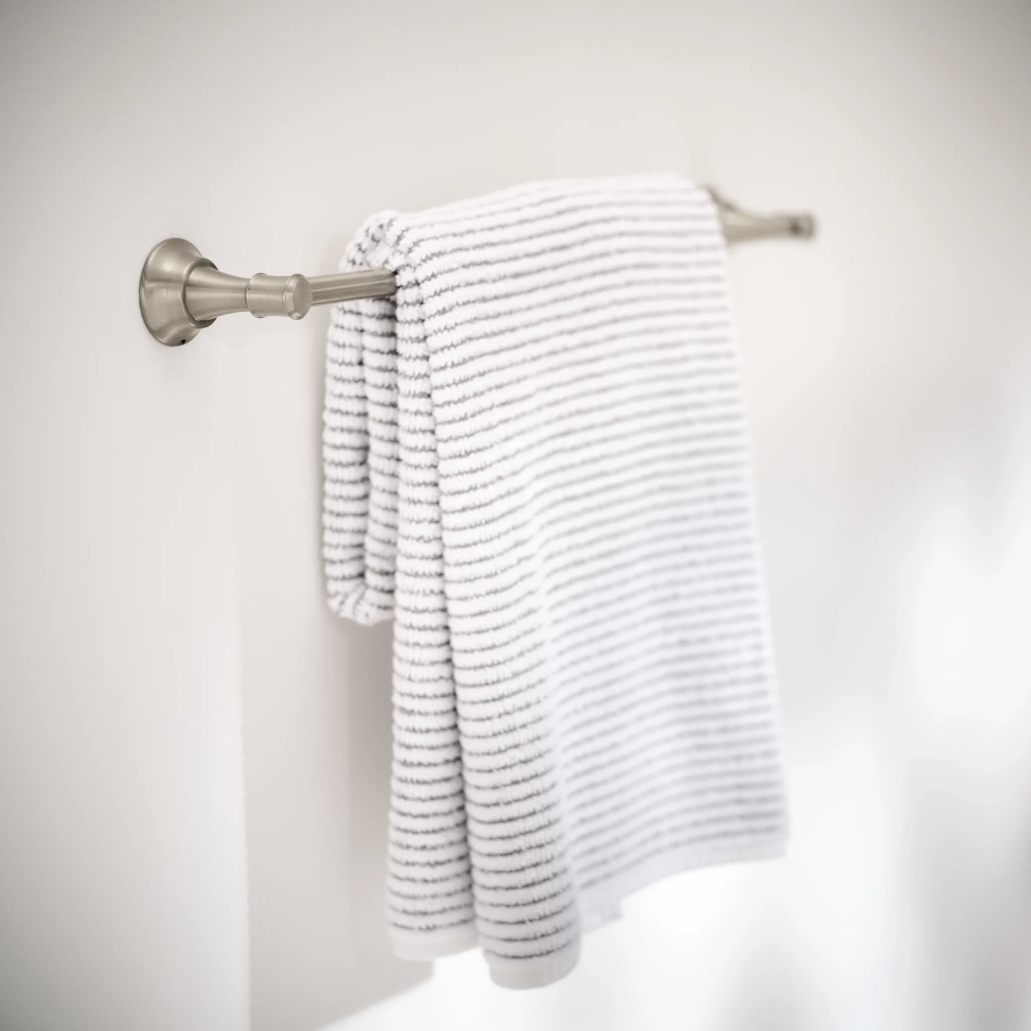 3771-Gilmour-Spot-resist-brushed-nickel-24-towel-bar-3.webp Gilmour Spot resist brushed nickel 24" towel bar