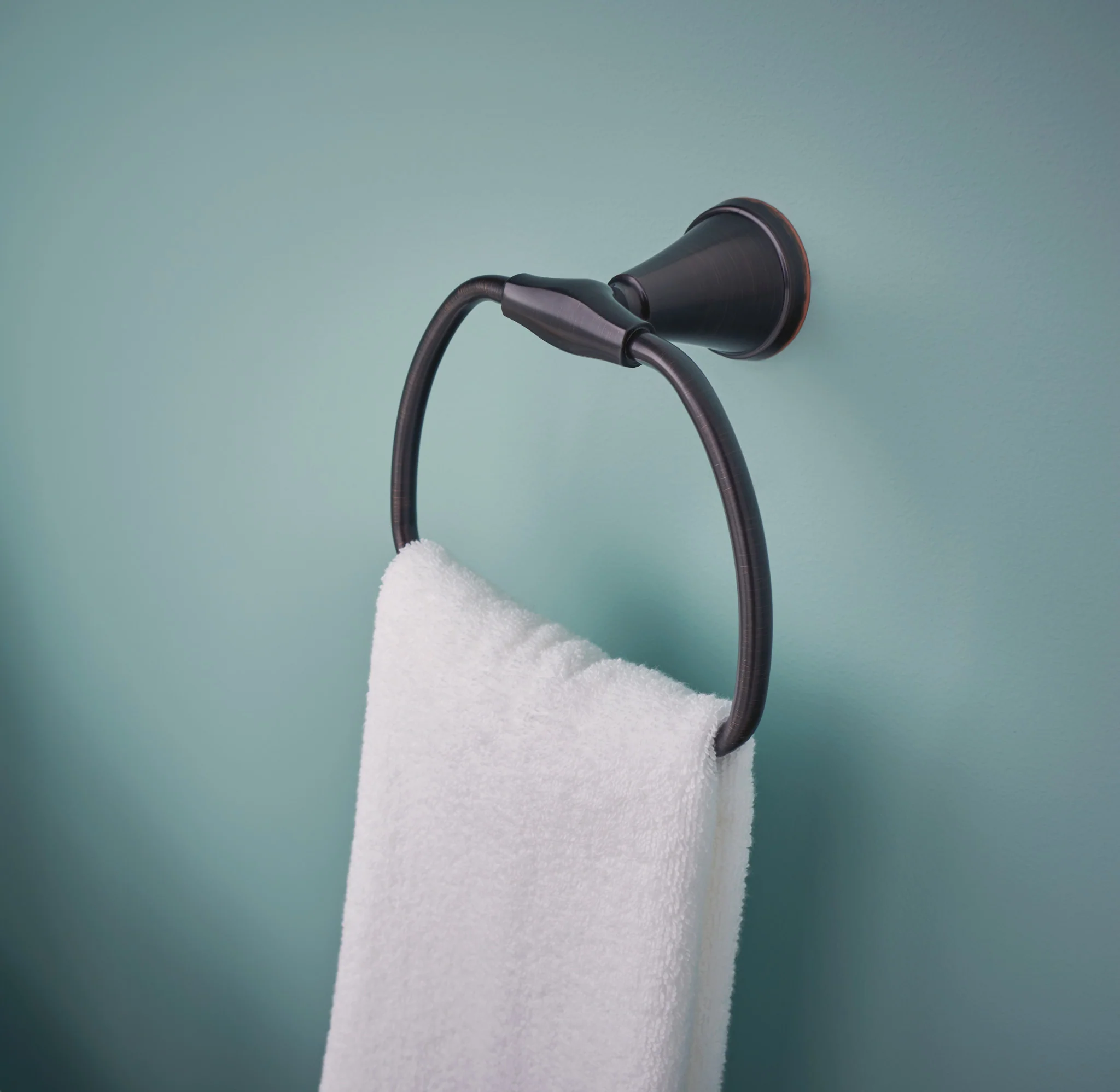 3782-Tiffin-Towel-Ring-2.webp Tiffin Towel Ring