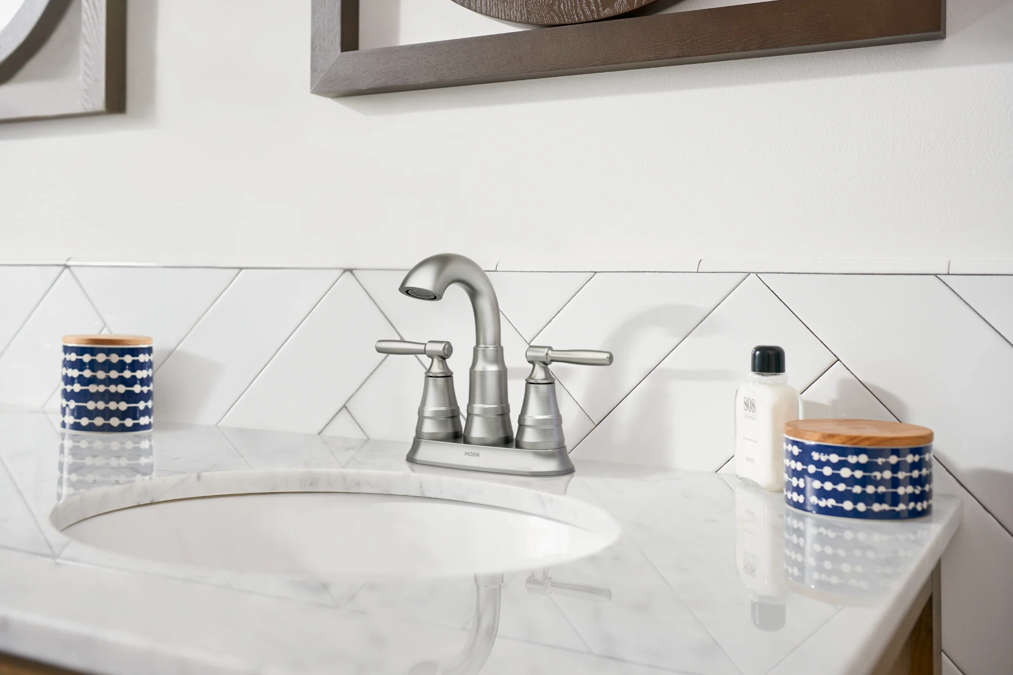 3984-Halle-Two-handle-Centerset-Bathroom-Sink-Faucet-2.webp Halle Two-handle Centerset Bathroom Sink Faucet