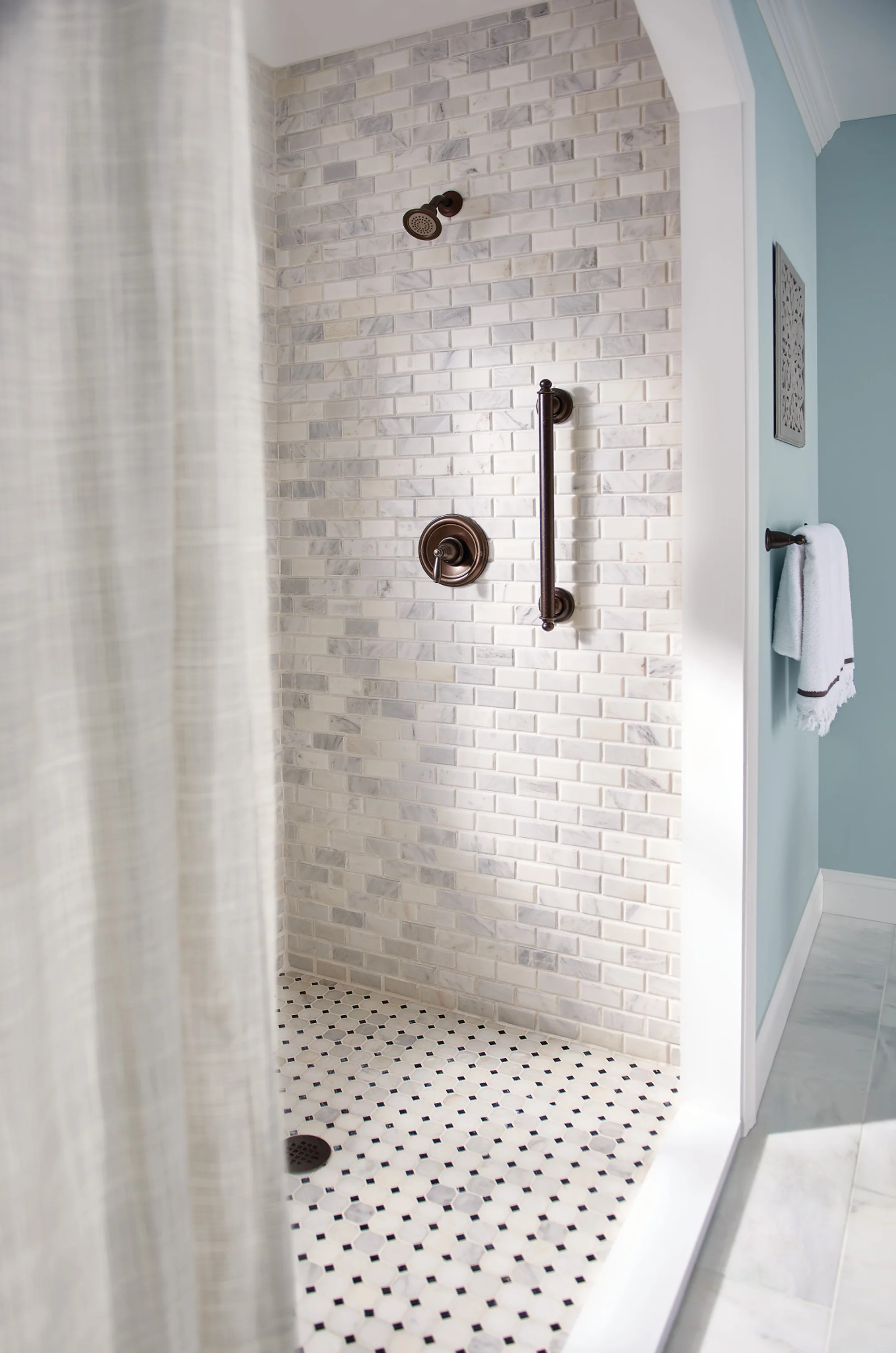 4139-Brantford-Chrome-18-Designer-Grab-Bar-17.webp Brantford Chrome 18" Designer Grab Bar