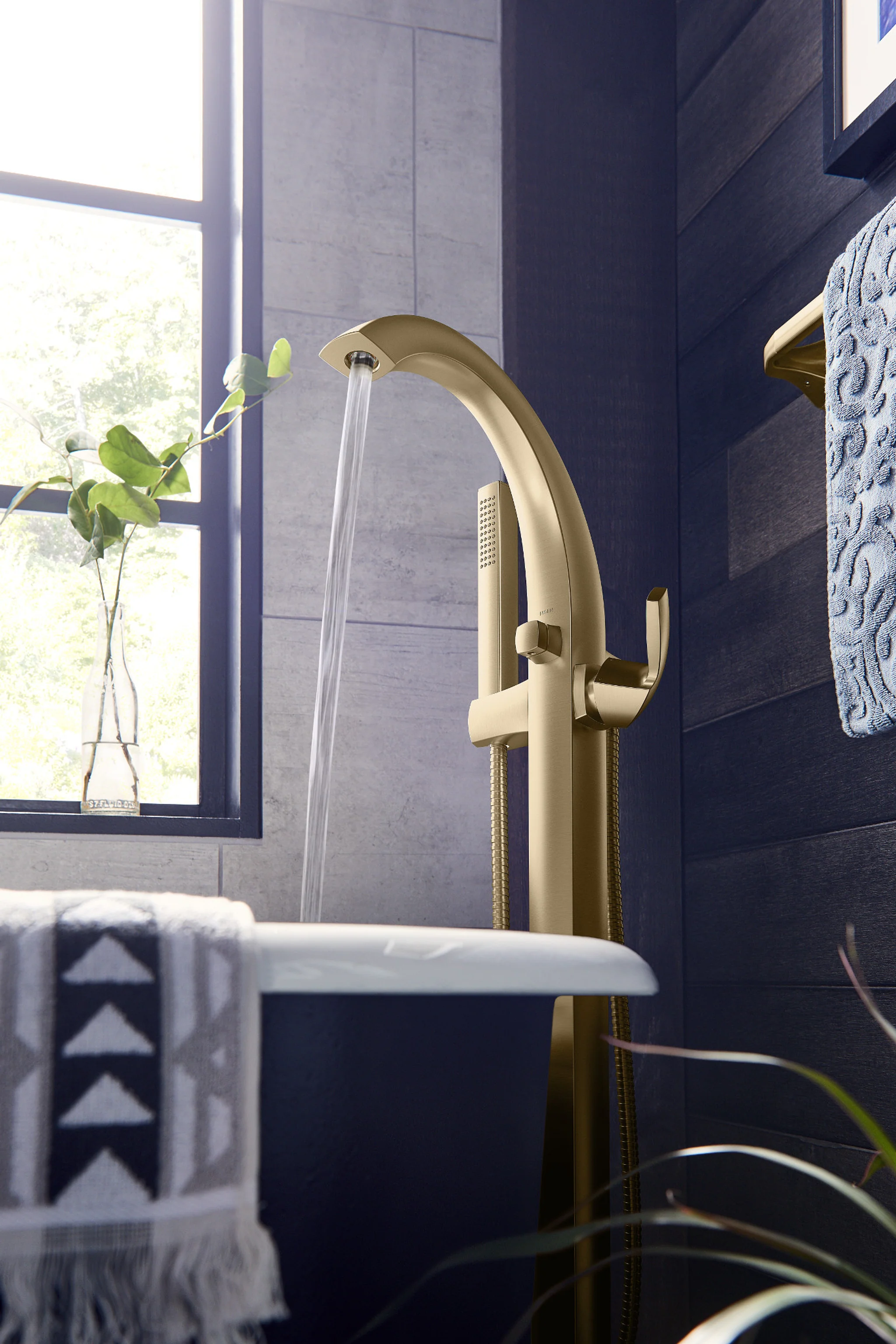 4507-Voss-Chrome-One-Handle-Tub-Filler-including-Handheld-Shower-3.webp Voss Chrome One-Handle Tub Filler including Handheld Shower