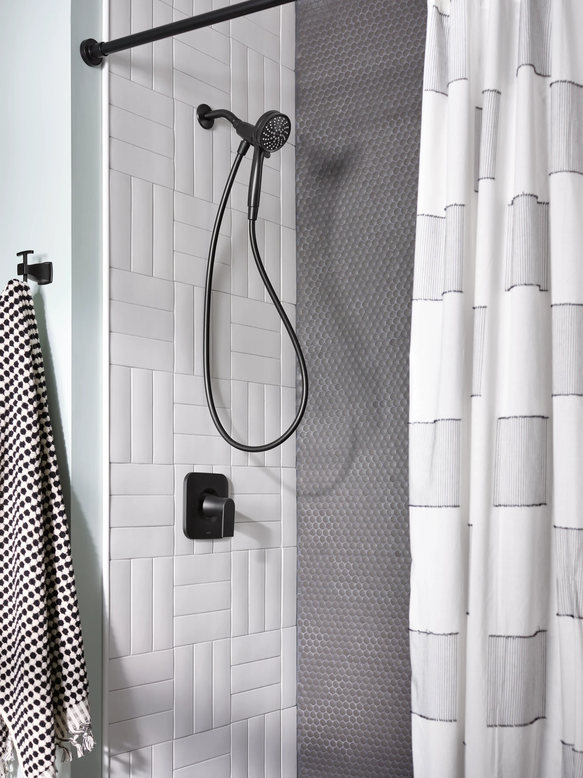 480-Attract-With-Magnetix-Handheld-Shower-25.webp Attract With Magnetix Handheld Shower