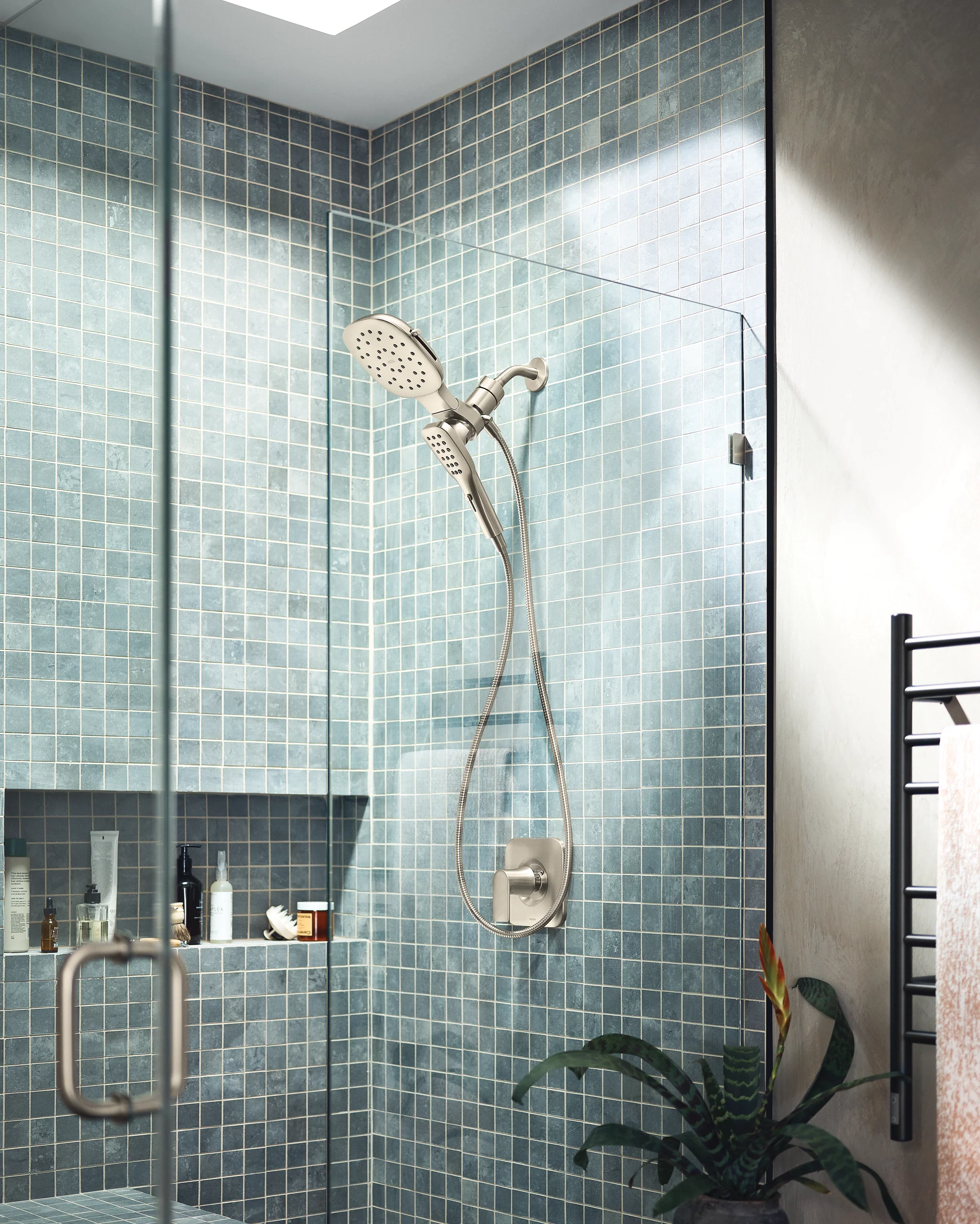 522-Verso-Combination-Shower-with-Infiniti-Dial-in-Chrome-13.webp Verso Combination Shower with Infiniti Dial in Chrome
