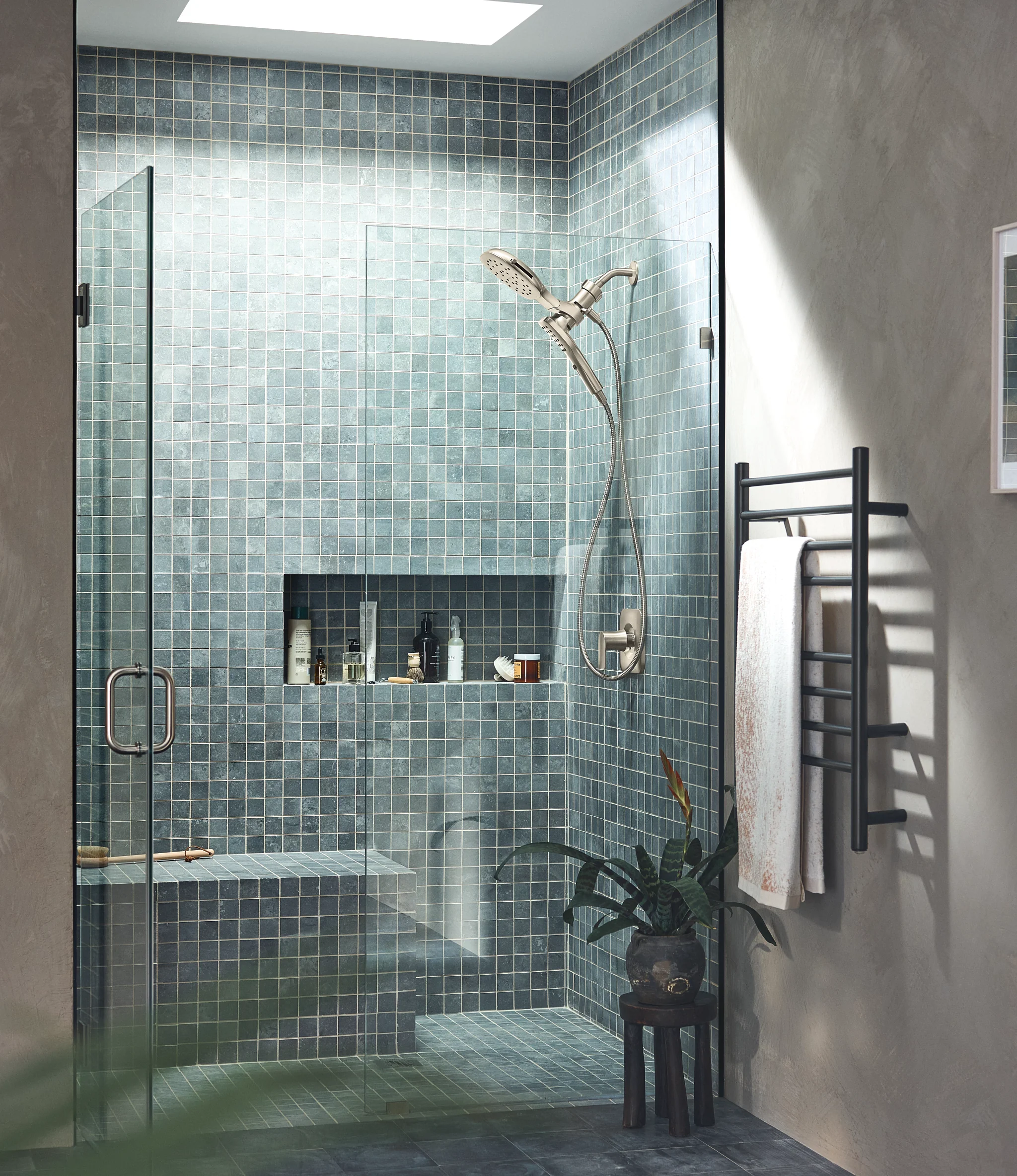 522-Verso-Combination-Shower-with-Infiniti-Dial-in-Chrome-14.webp Verso Combination Shower with Infiniti Dial in Chrome