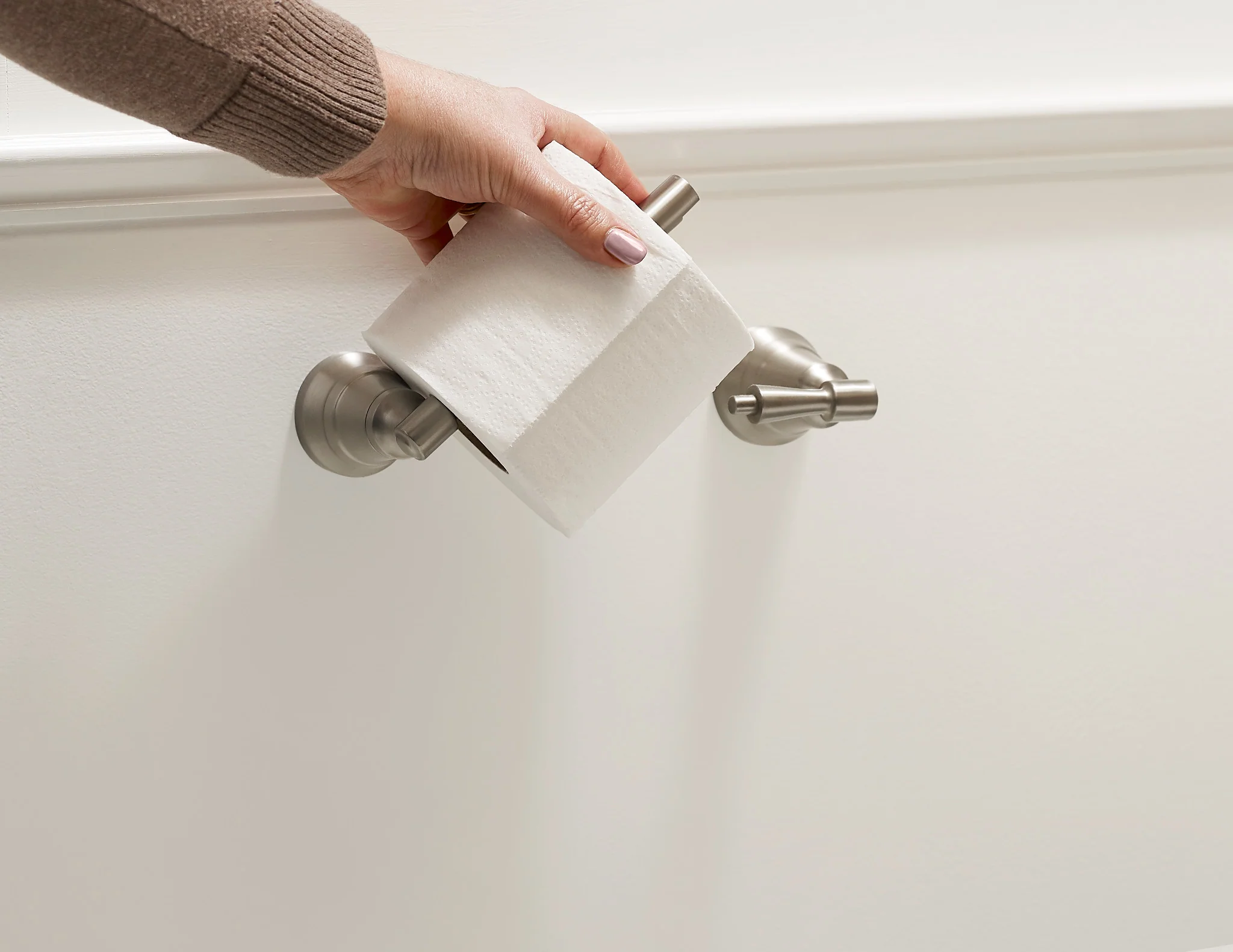 5259-Halle-Spot-resist-brushed-nickel-paper-holder-6.webp Halle Spot resist brushed nickel paper holder