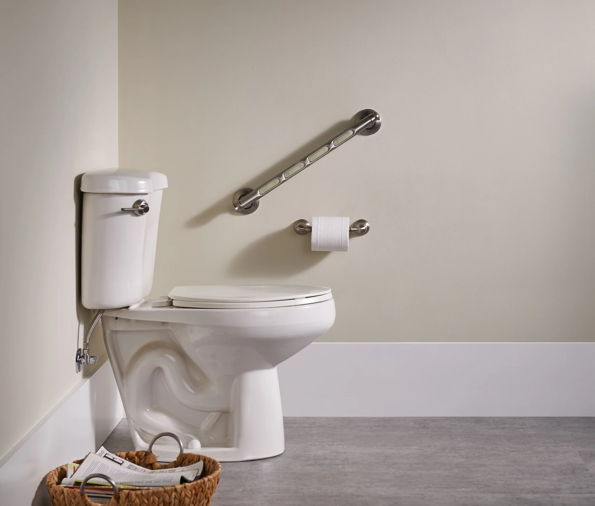 5437-Banbury-18-Glow-in-the-Dark-Grab-Bar-Spot-ResistTM-Brushed-Nickel-4.webp Banbury® 18" Glow-in-the-Dark Grab Bar Spot Resist™ Brushed Nickel