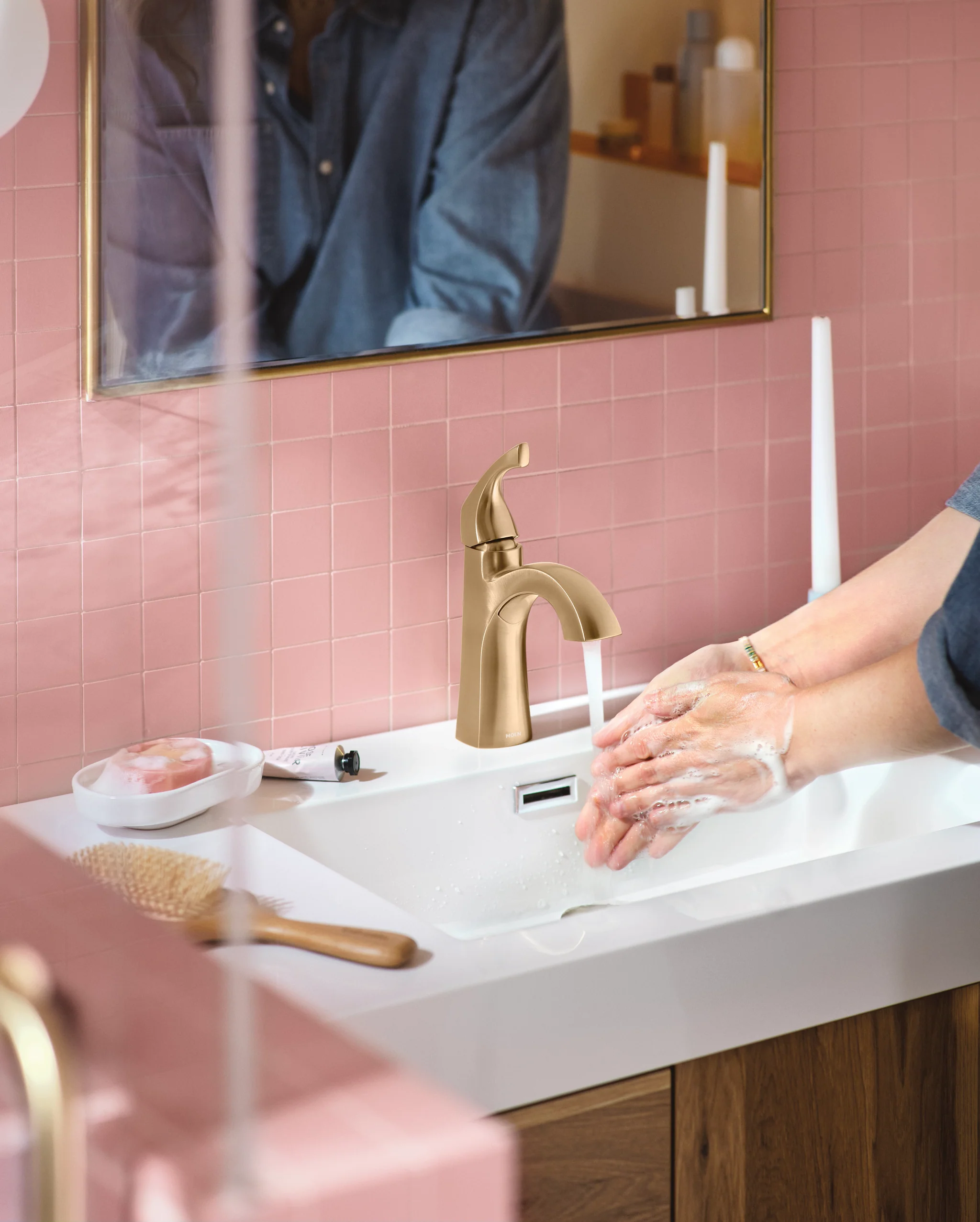 588-Lindor-One-handle-Bathroom-Sink-Faucet-3.webp Lindor One-handle Bathroom Sink Faucet