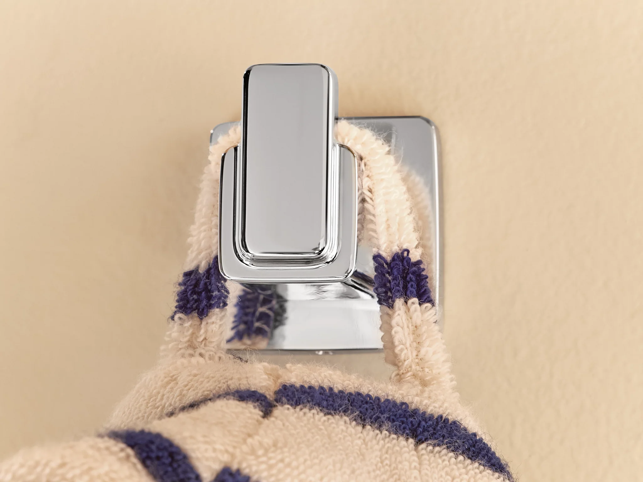 6038-Iver-Chrome-robe-hook-4.webp Iver Chrome robe hook