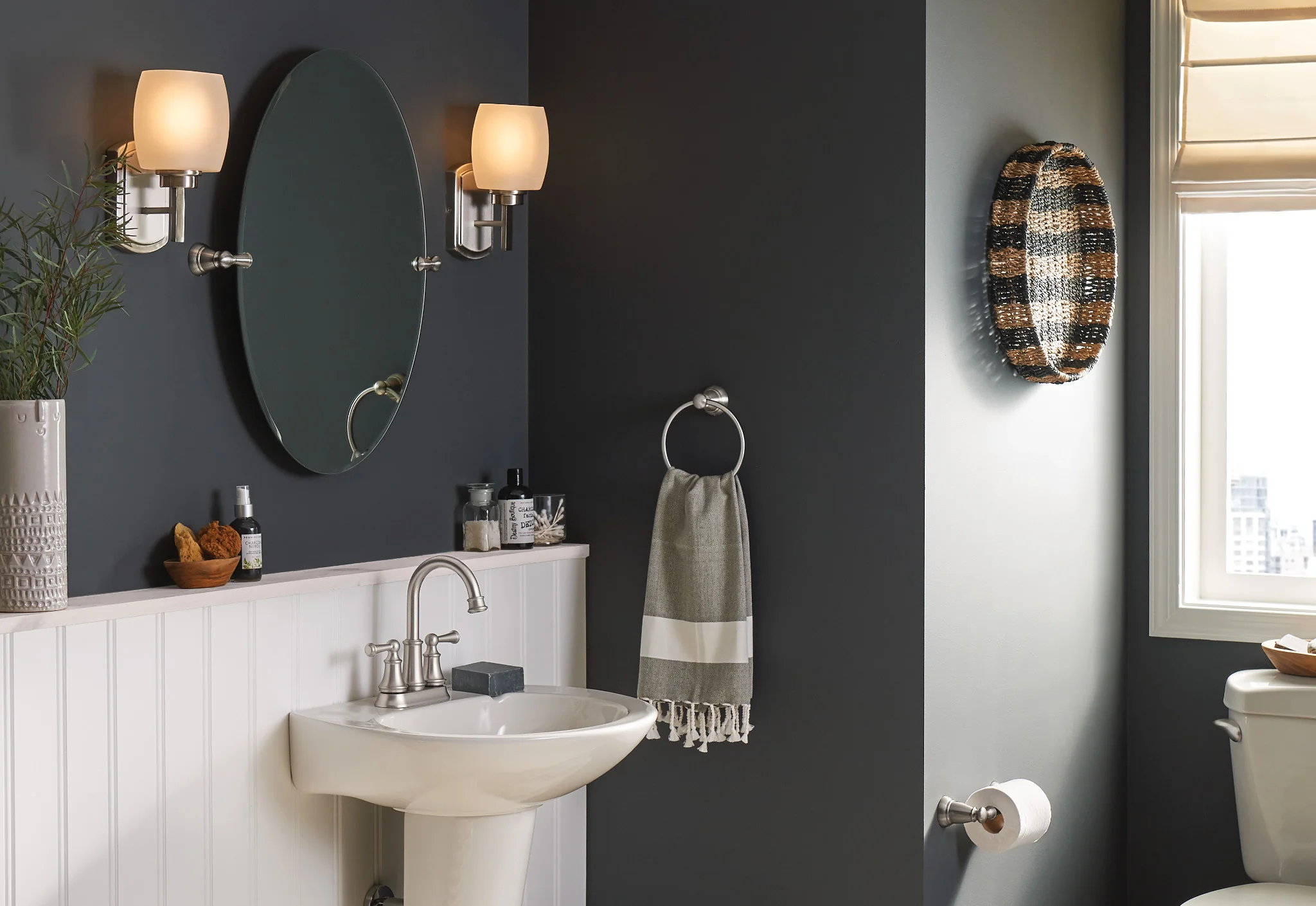 606-Banbury-Chrome-Pivoting-Toilet-Paper-Holder-24.webp Banbury Chrome Pivoting Toilet Paper Holder