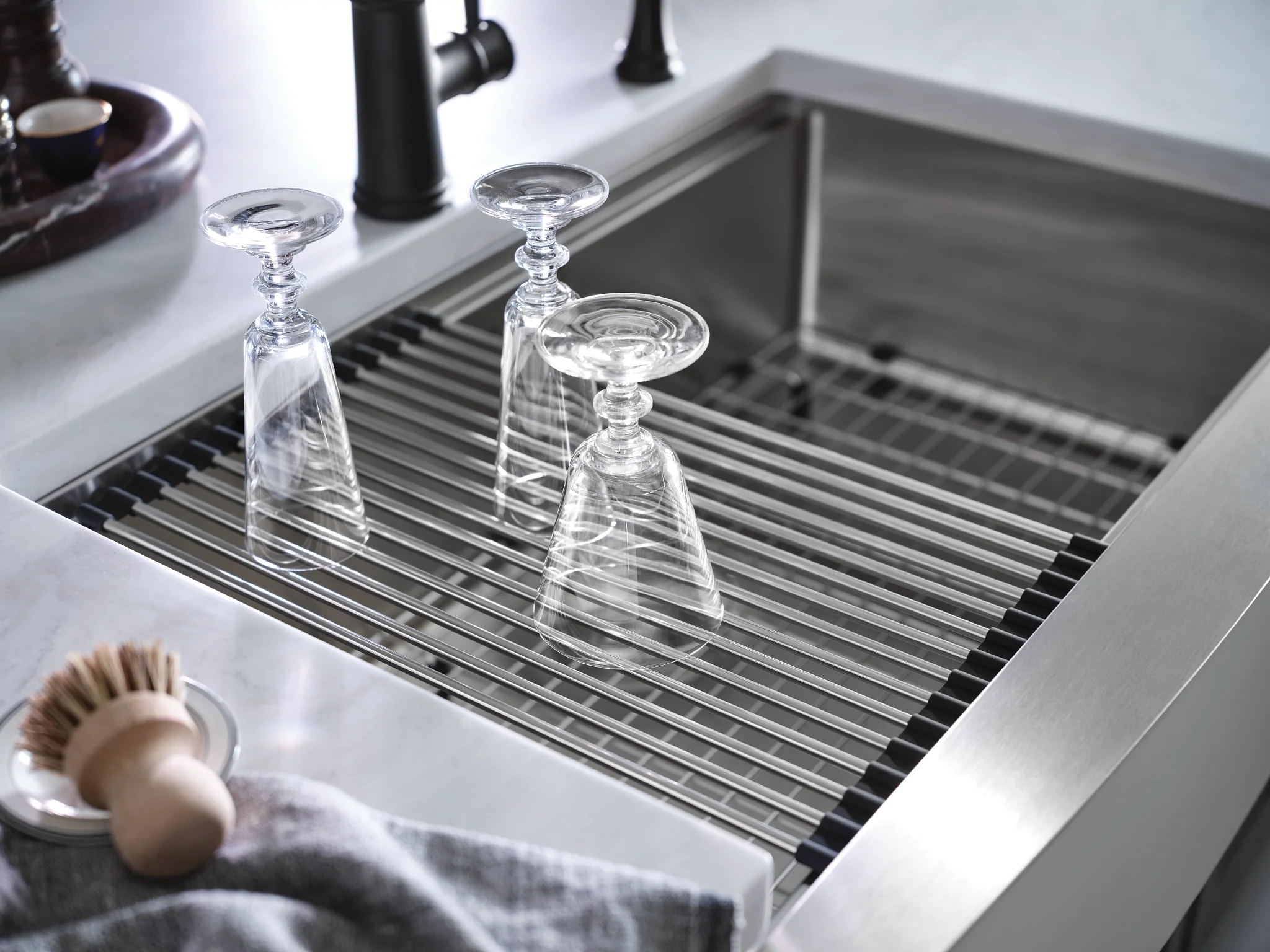 6266-Luxe-Chef-33-Workstation-Undermount-Apron-Front-Single-Bowl-Sink-With-Accessories-5.webp Luxe Chef 33" Workstation Undermount Apron Front Single Bowl Sink With Accessories
