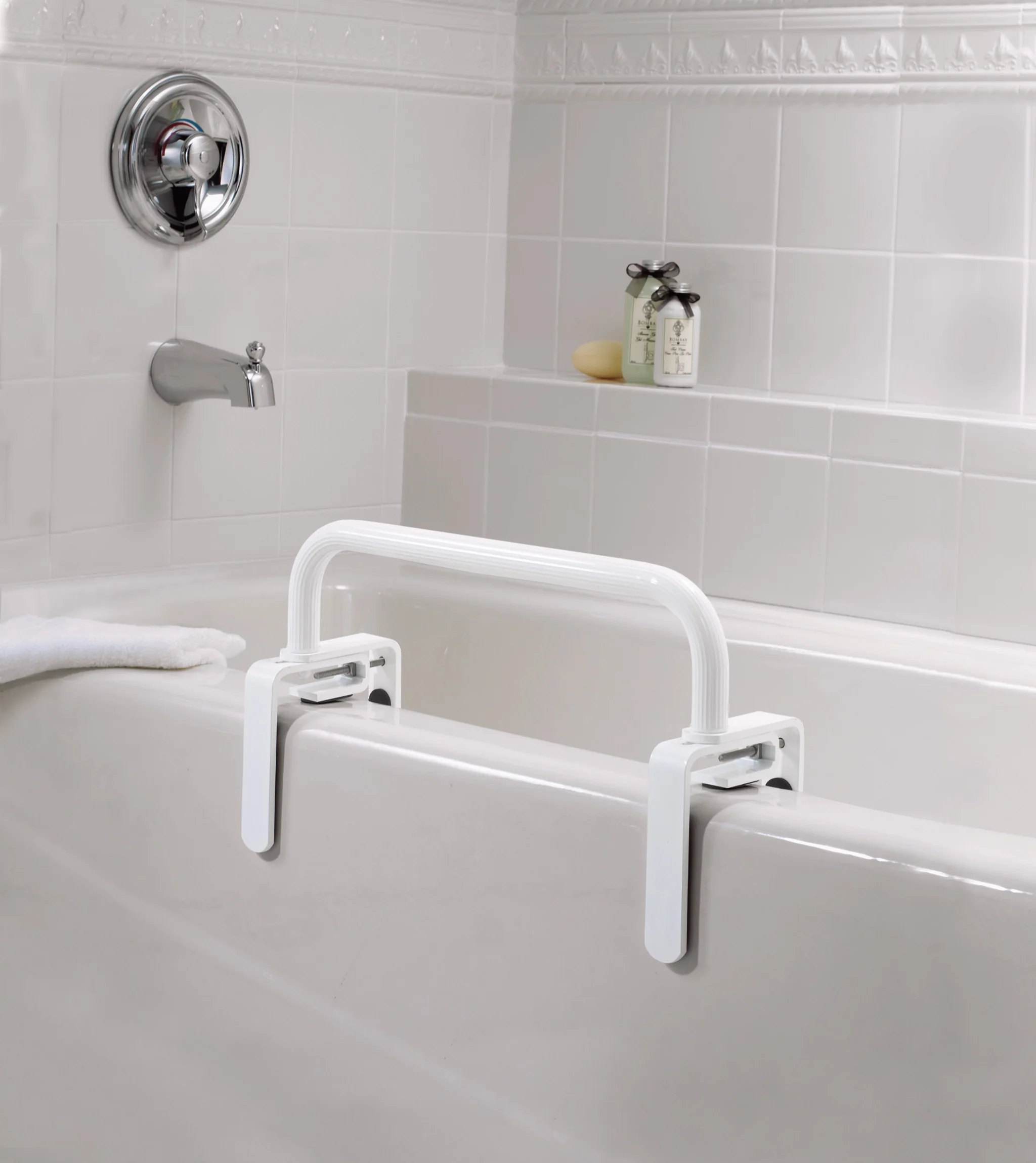6384-Moen-Home-Care-Glacier-Tub-Safety-Bar-3.webp Moen Home Care Glacier Tub Safety Bar