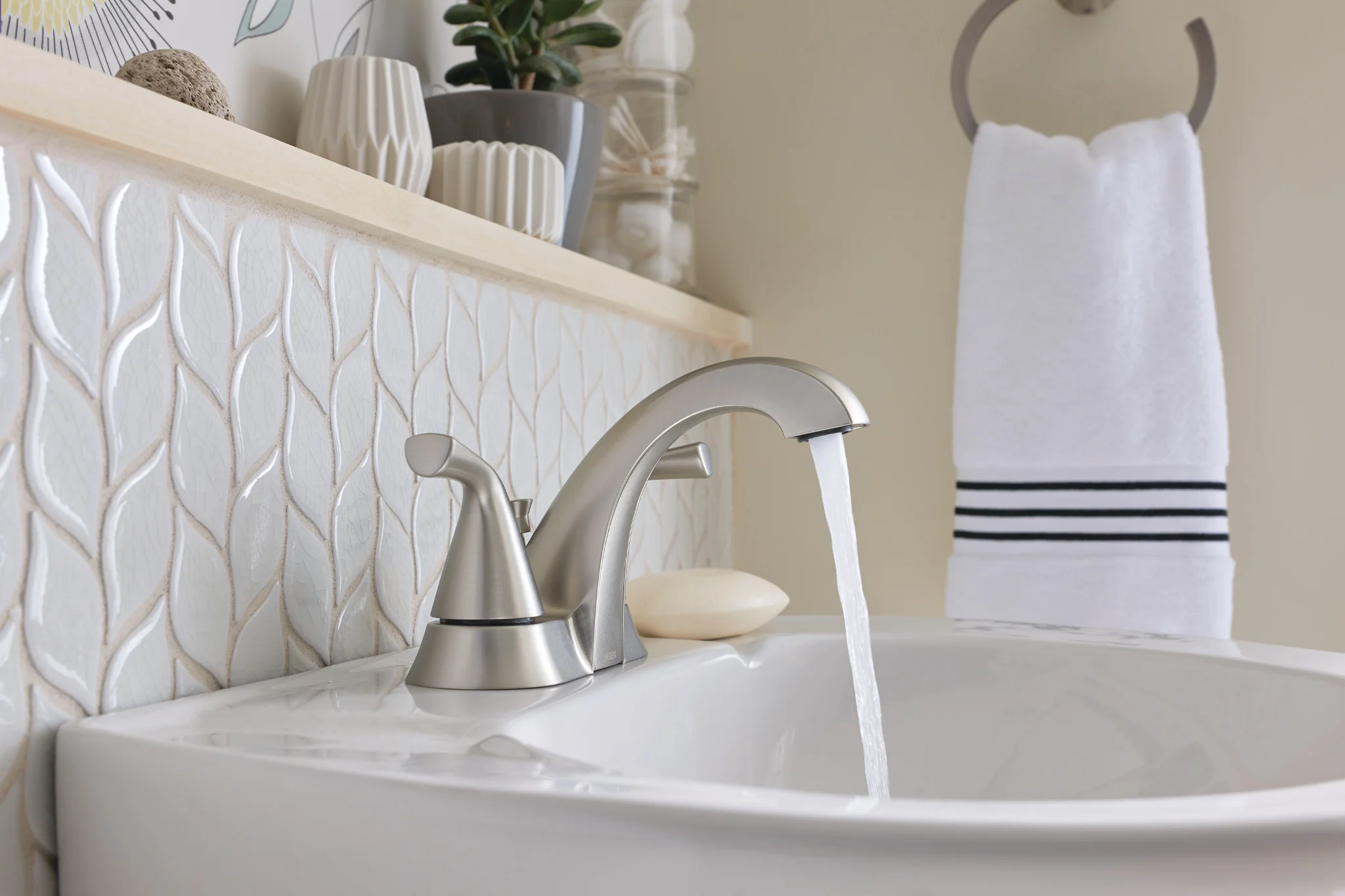 6488-Haber-Two-handle-Centerset-Bathroom-Sink-Faucet-3.webp Haber Two-handle Centerset Bathroom Sink Faucet