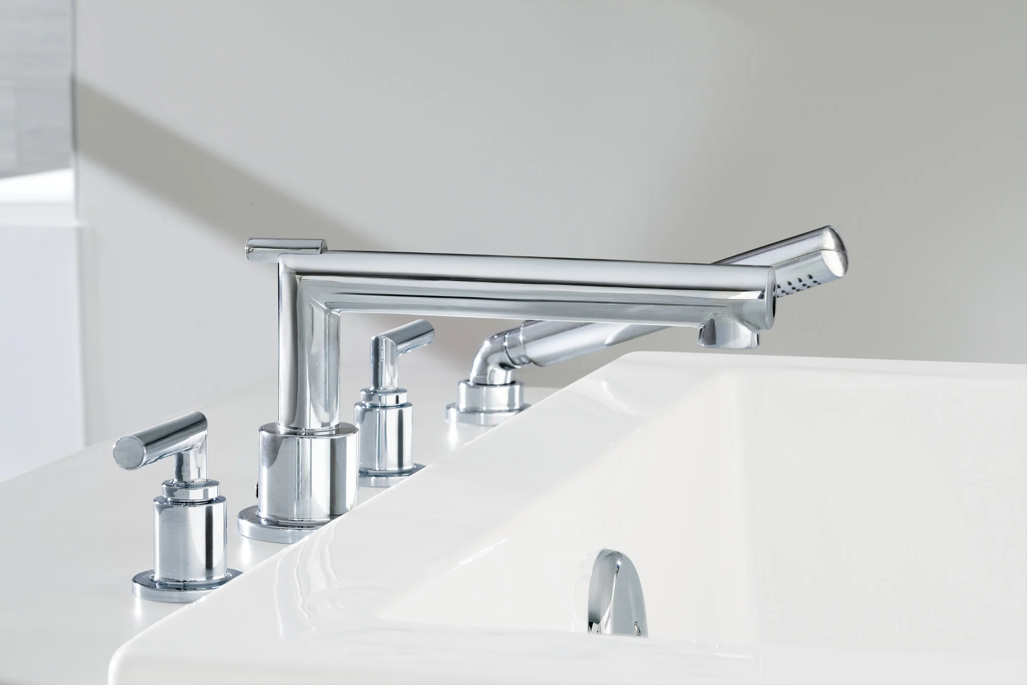 6624-Arris-Chrome-Two-Handle-Diverter-Roman-Tub-Faucet-including-Handheld-Shower-4.webp Arris Chrome Two-Handle Diverter Roman Tub Faucet including Handheld Shower