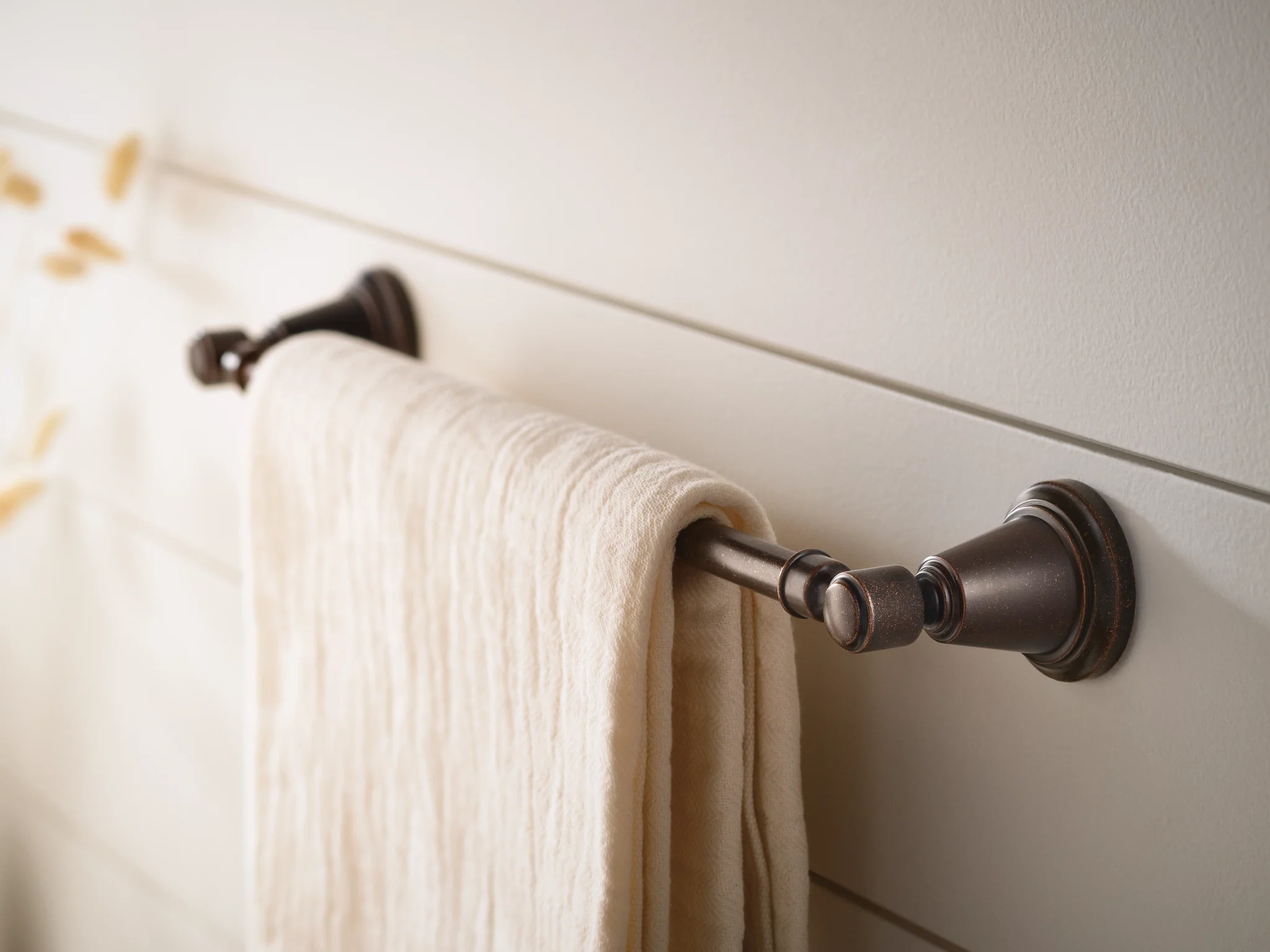 6651-Bradshaw-Chrome-18-towel-bar-2.webp Bradshaw Chrome 18" towel bar