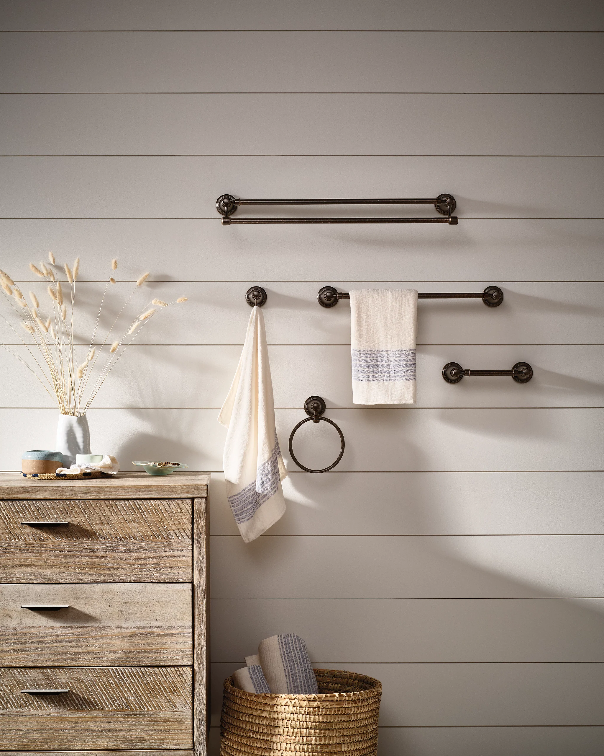 6651-Bradshaw-Chrome-18-towel-bar-3.webp Bradshaw Chrome 18" towel bar