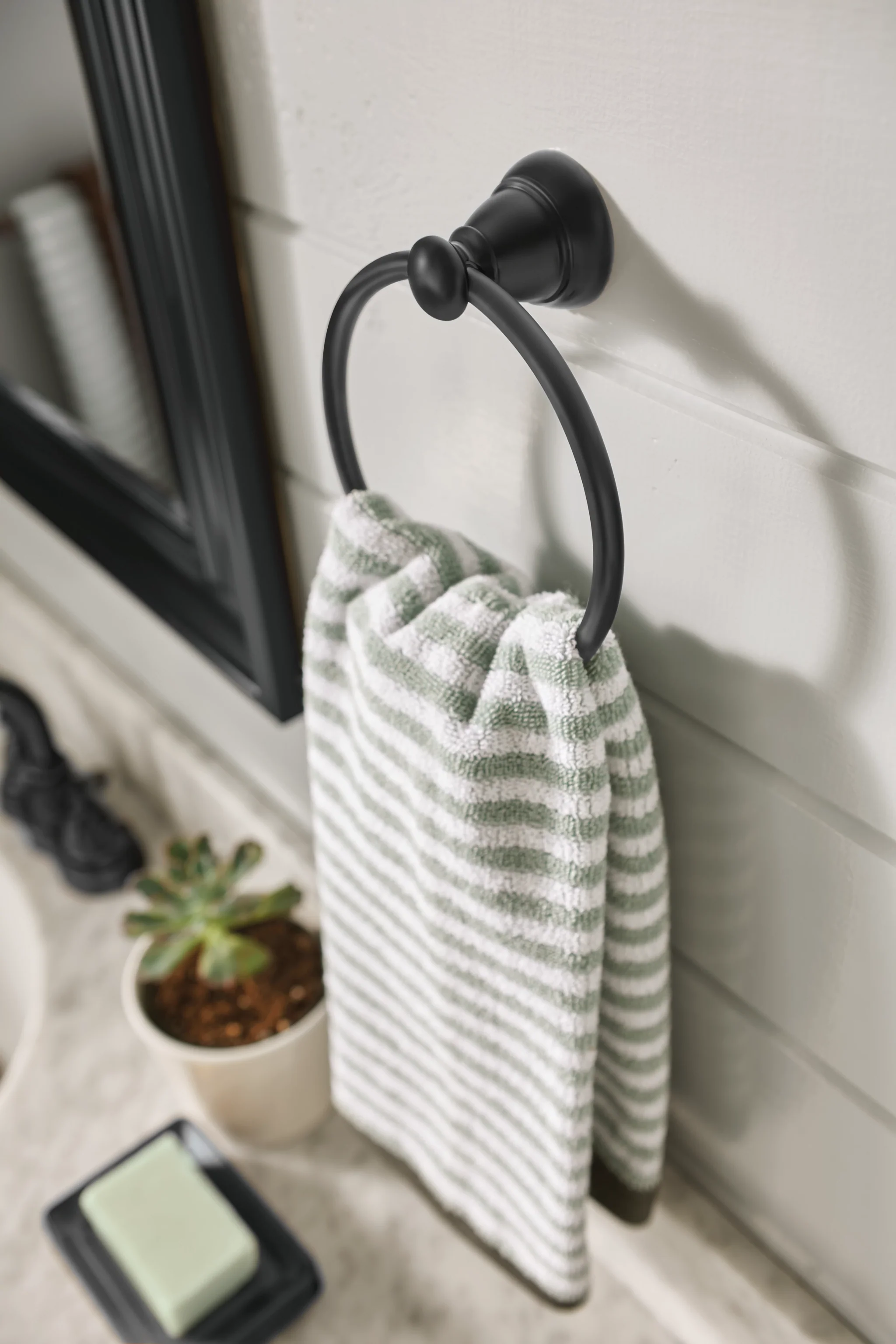 669-Banbury-Towel-Ring-15.webp Banbury Towel Ring
