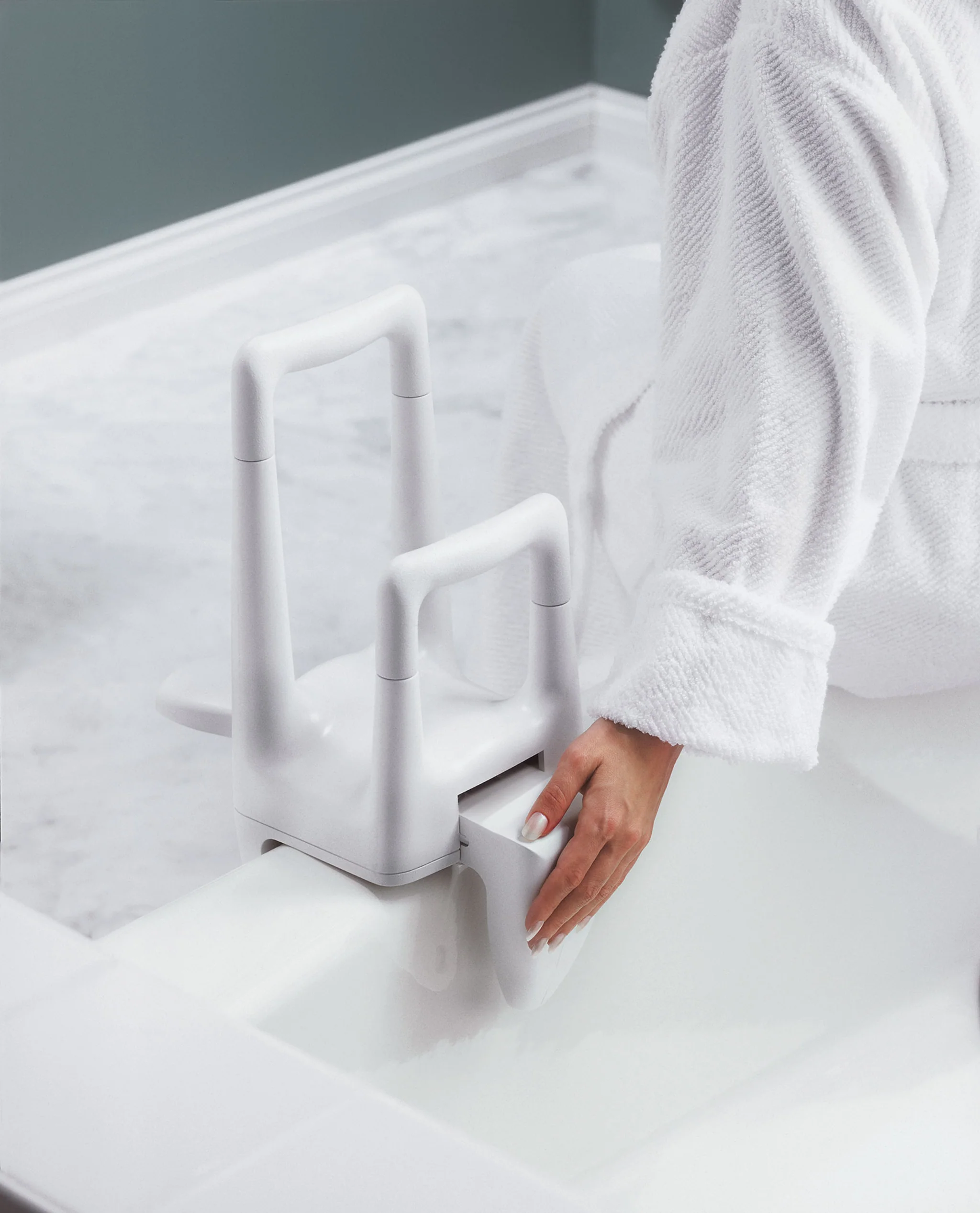 Moen Home Care Glacier Tub Grip
