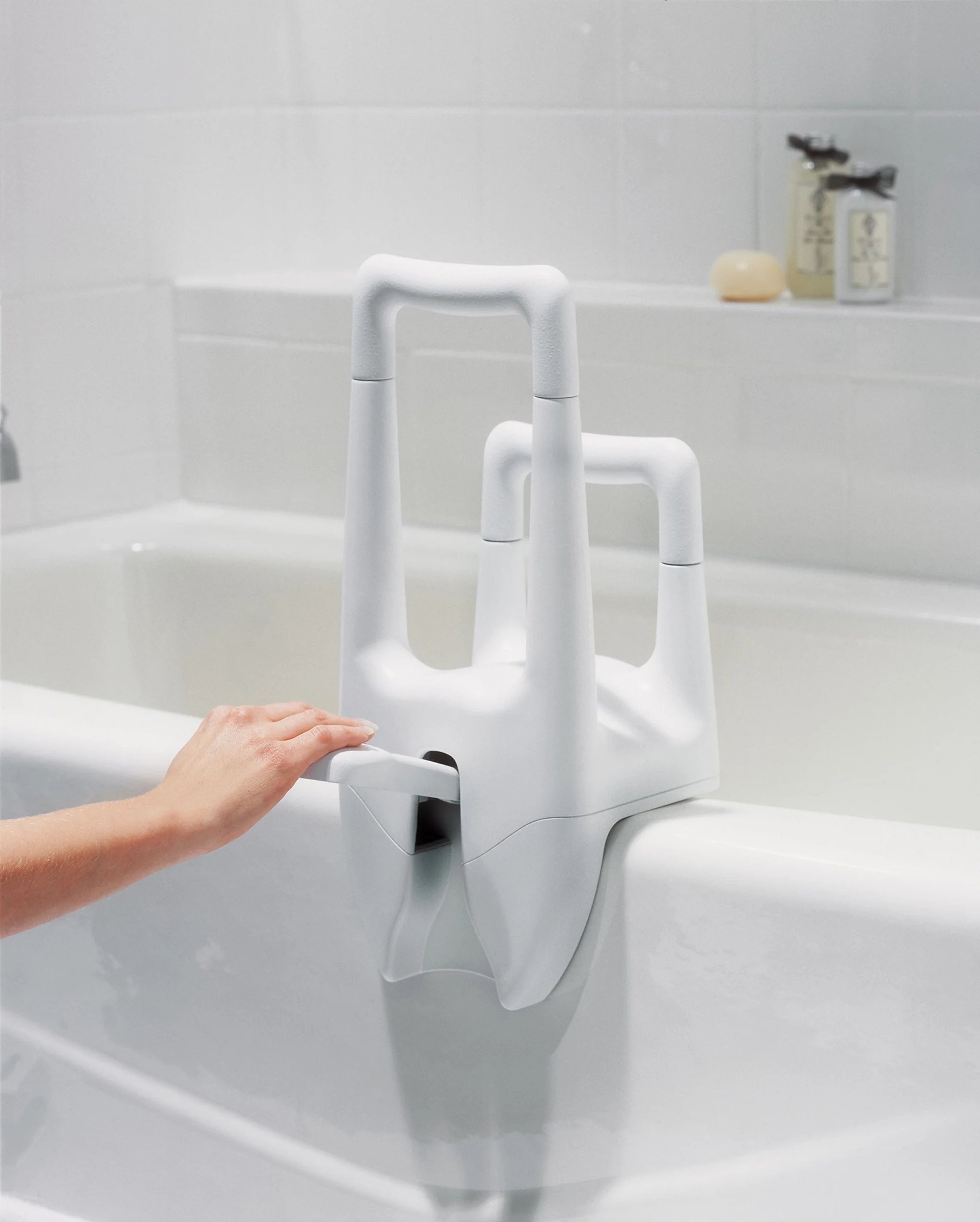 7035-Moen-Home-Care-Glacier-Tub-Grip-5.webp Moen Home Care Glacier Tub Grip