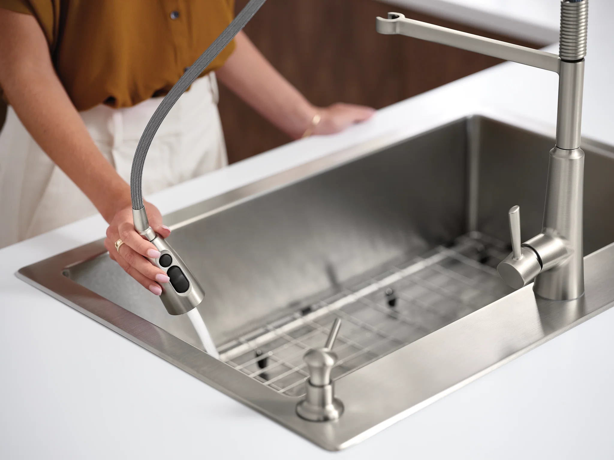 7041-33-x-22-Stainless-Steel-18-Gauge-Single-Bowl-Dualmount-Sink-and-Faucet-Combination-16.webp 33" x 22" Stainless Steel 18 Gauge Single Bowl Dualmount Sink and Faucet Combination