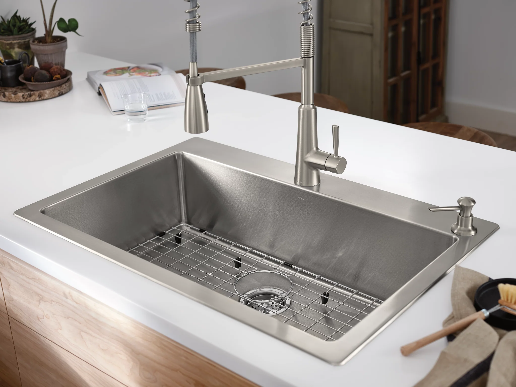 7041-33-x-22-Stainless-Steel-18-Gauge-Single-Bowl-Dualmount-Sink-and-Faucet-Combination-7.webp 33" x 22" Stainless Steel 18 Gauge Single Bowl Dualmount Sink and Faucet Combination