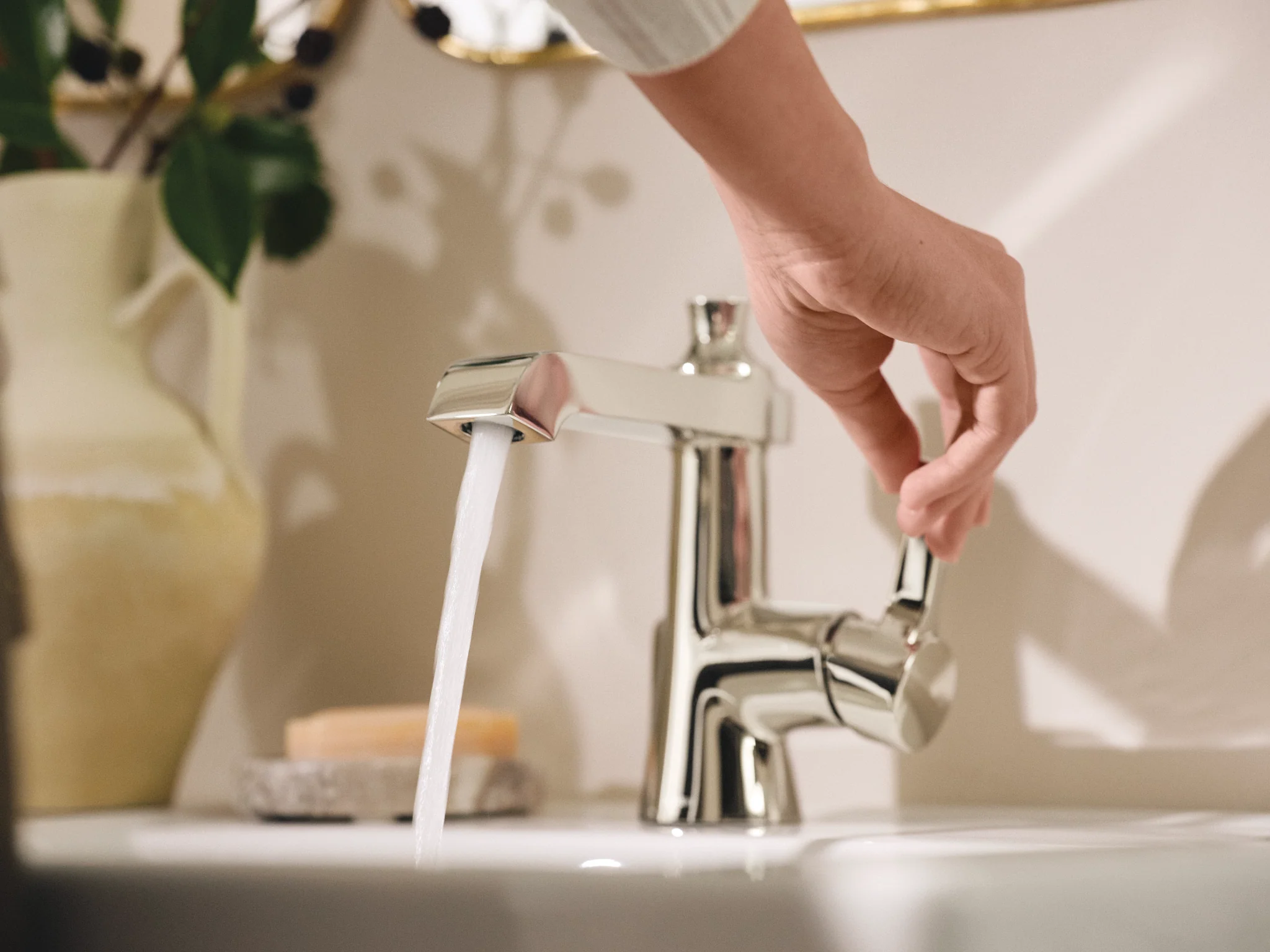 7114-Flara-MotionSense-One-Handle-Touchless-Bathroom-Faucet-21.webp Flara MotionSense One-Handle Touchless Bathroom Faucet