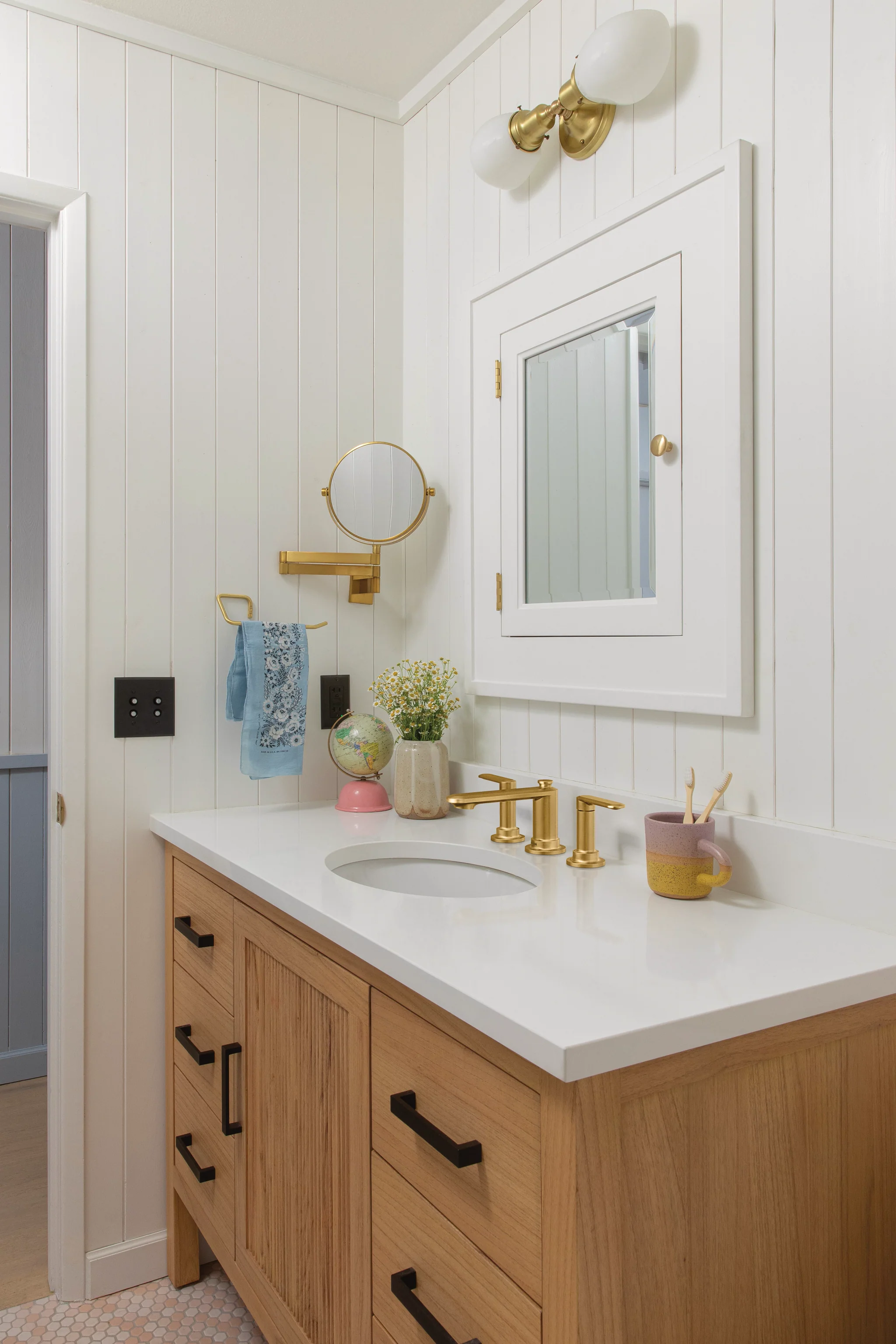 7240-Greenfield-Two-Handle-Widespread-Bathroom-Sink-Faucet-3.webp Greenfield Two-Handle Widespread Bathroom Sink Faucet