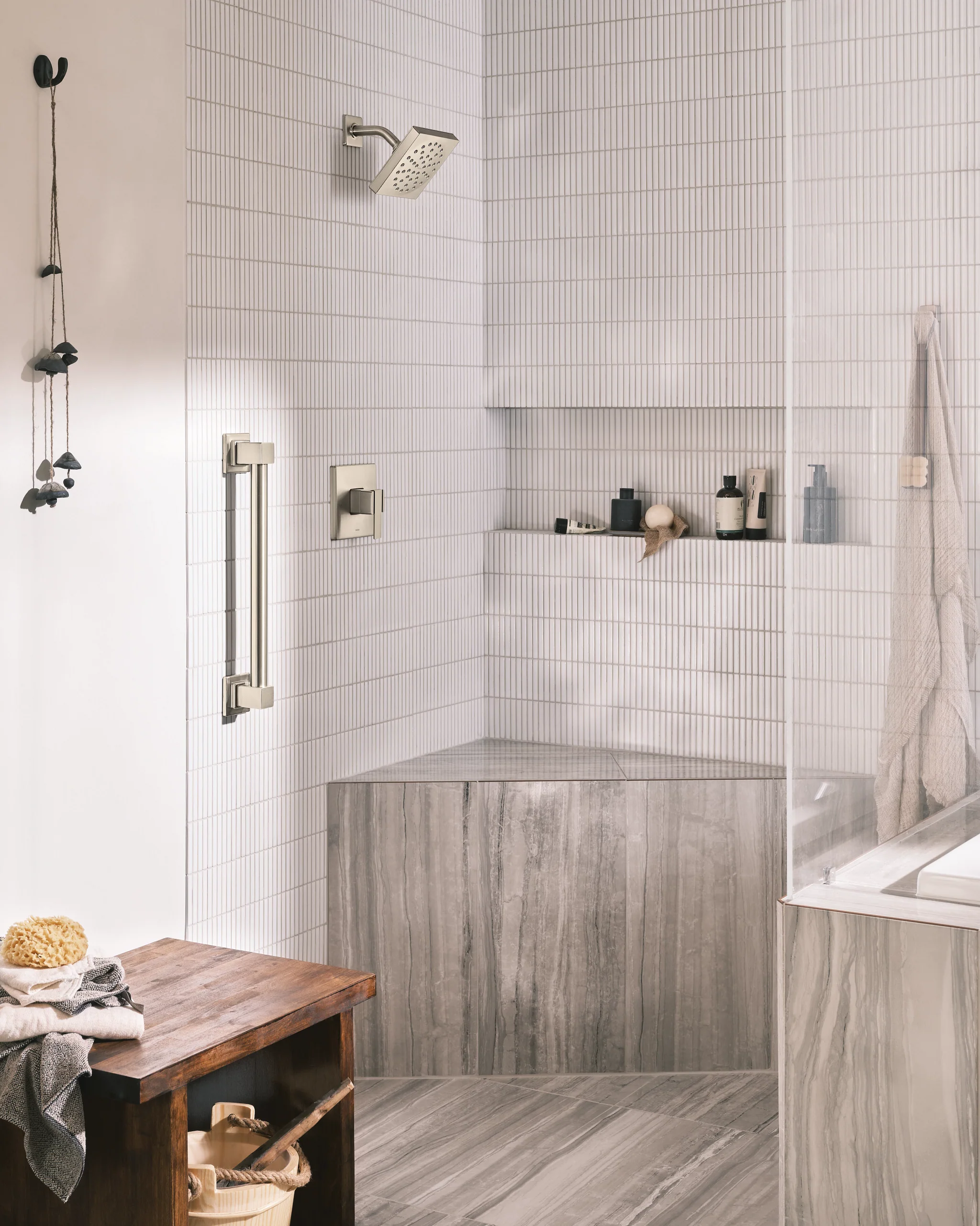 90 Degree M-CORE 3-Series Tub and Shower Trim