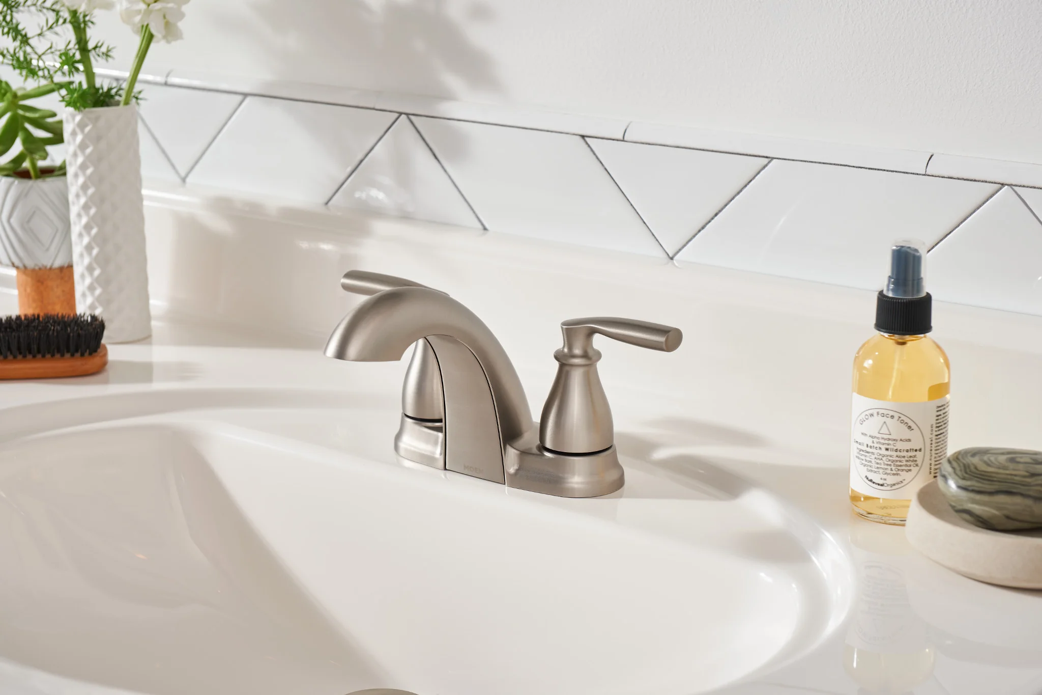 733-Hilliard-Two-handle-Centerset-Bathroom-Sink-Faucet-6.webp Hilliard Two-handle Centerset Bathroom Sink Faucet