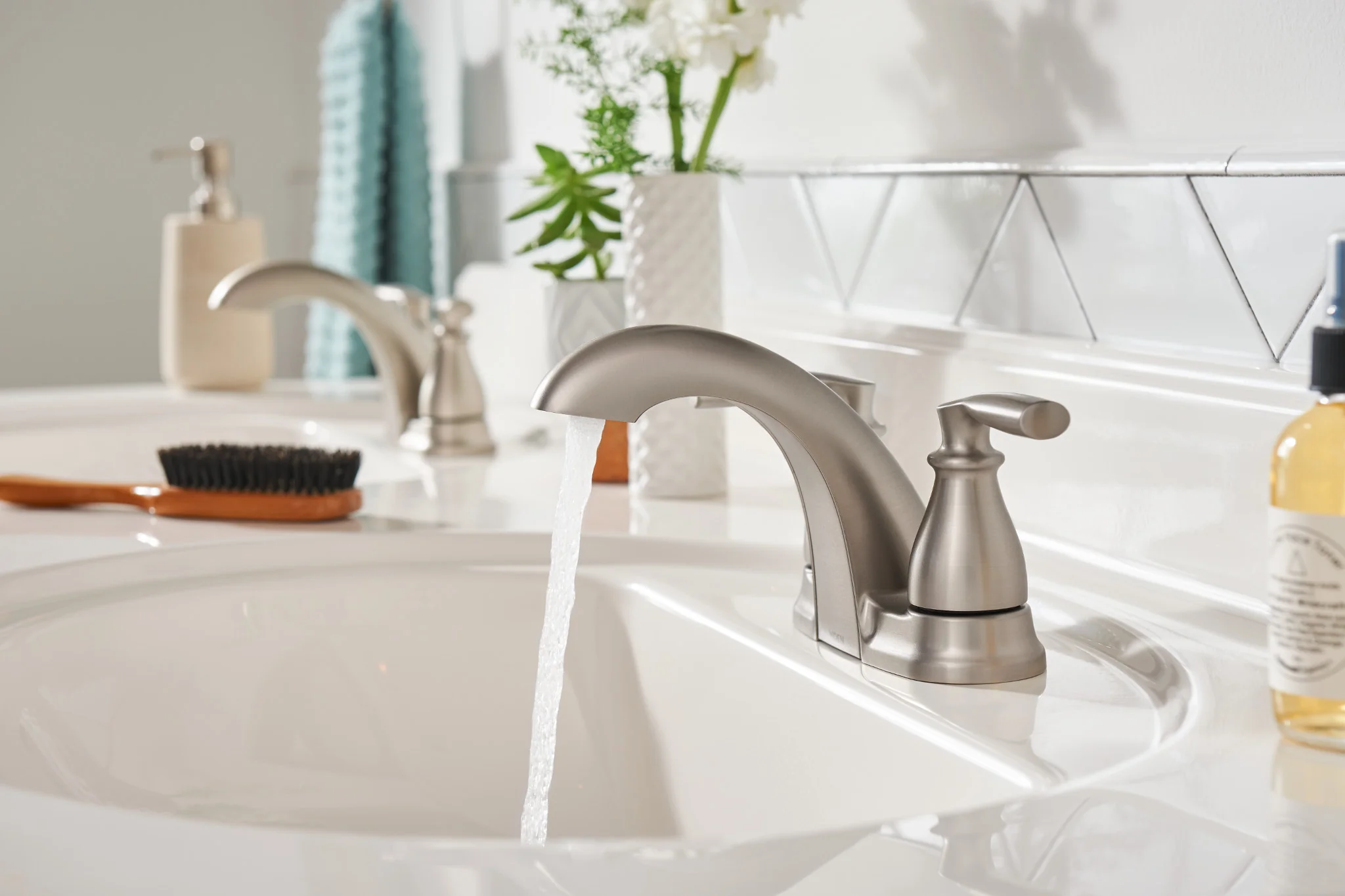733-Hilliard-Two-handle-Centerset-Bathroom-Sink-Faucet-7.webp Hilliard Two-handle Centerset Bathroom Sink Faucet