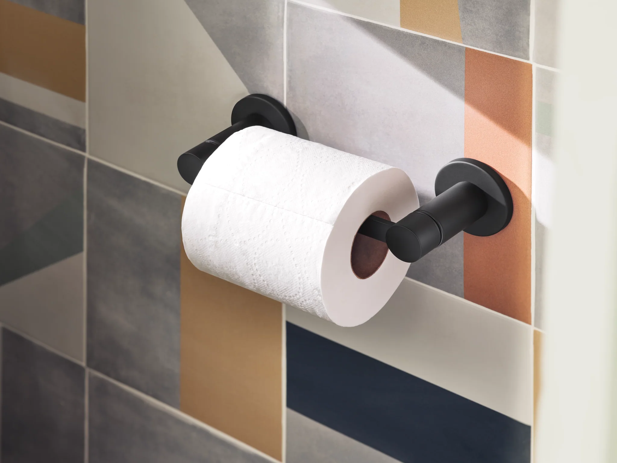 738-Avri-Chrome-pivoting-paper-holder-7.webp Avri Chrome pivoting paper holder