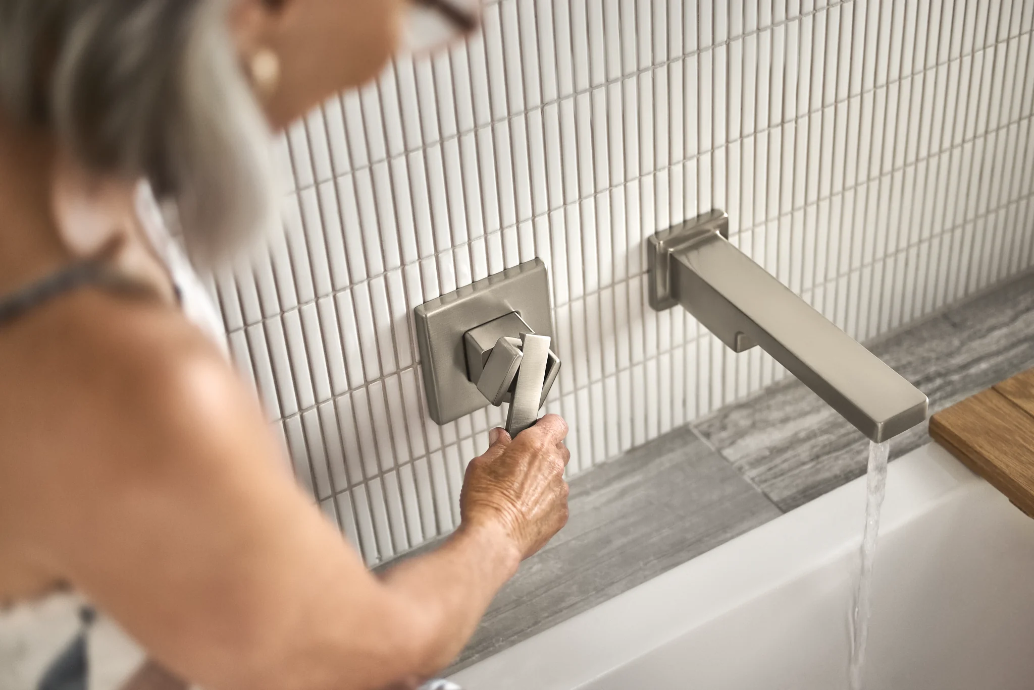 7389-90-Degree-Wall-Mount-Tub-Filler-Trim-16.webp 90 Degree Wall Mount Tub Filler Trim