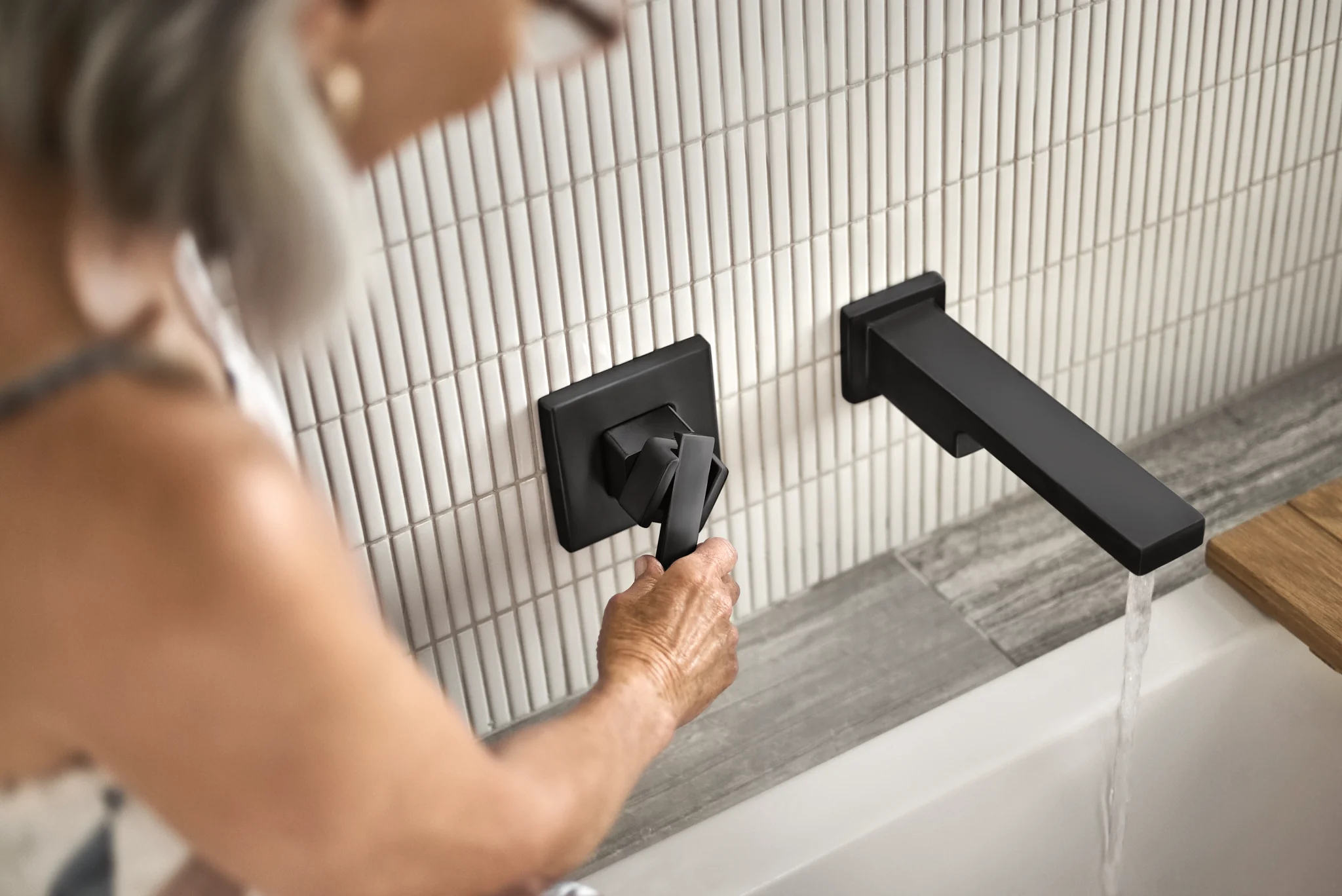 7389-90-Degree-Wall-Mount-Tub-Filler-Trim-25.webp 90 Degree Wall Mount Tub Filler Trim