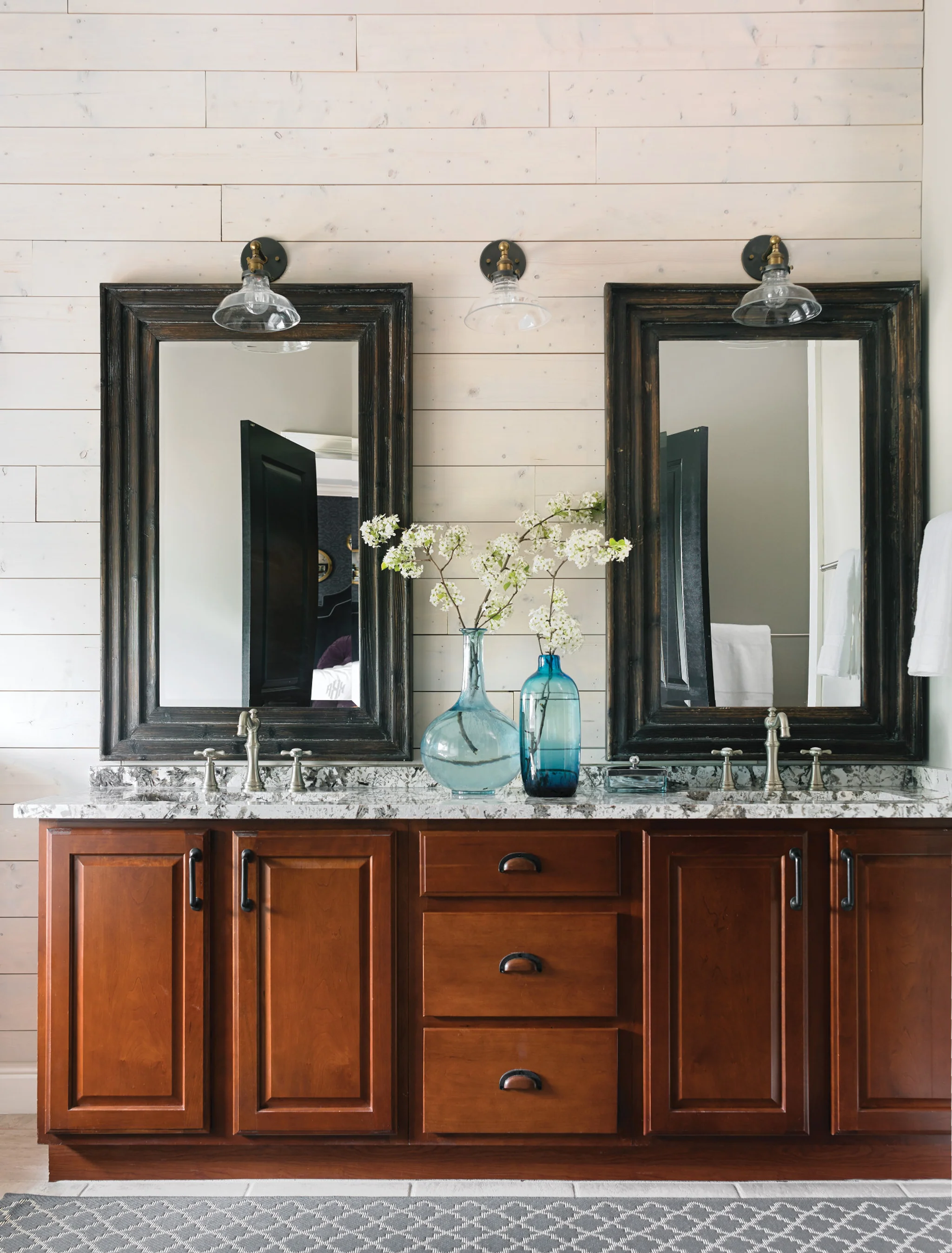 7709-Weymouth-Chrome-two-handle-high-arc-bathroom-faucet-10.webp Weymouth Chrome two-handle high arc bathroom faucet
