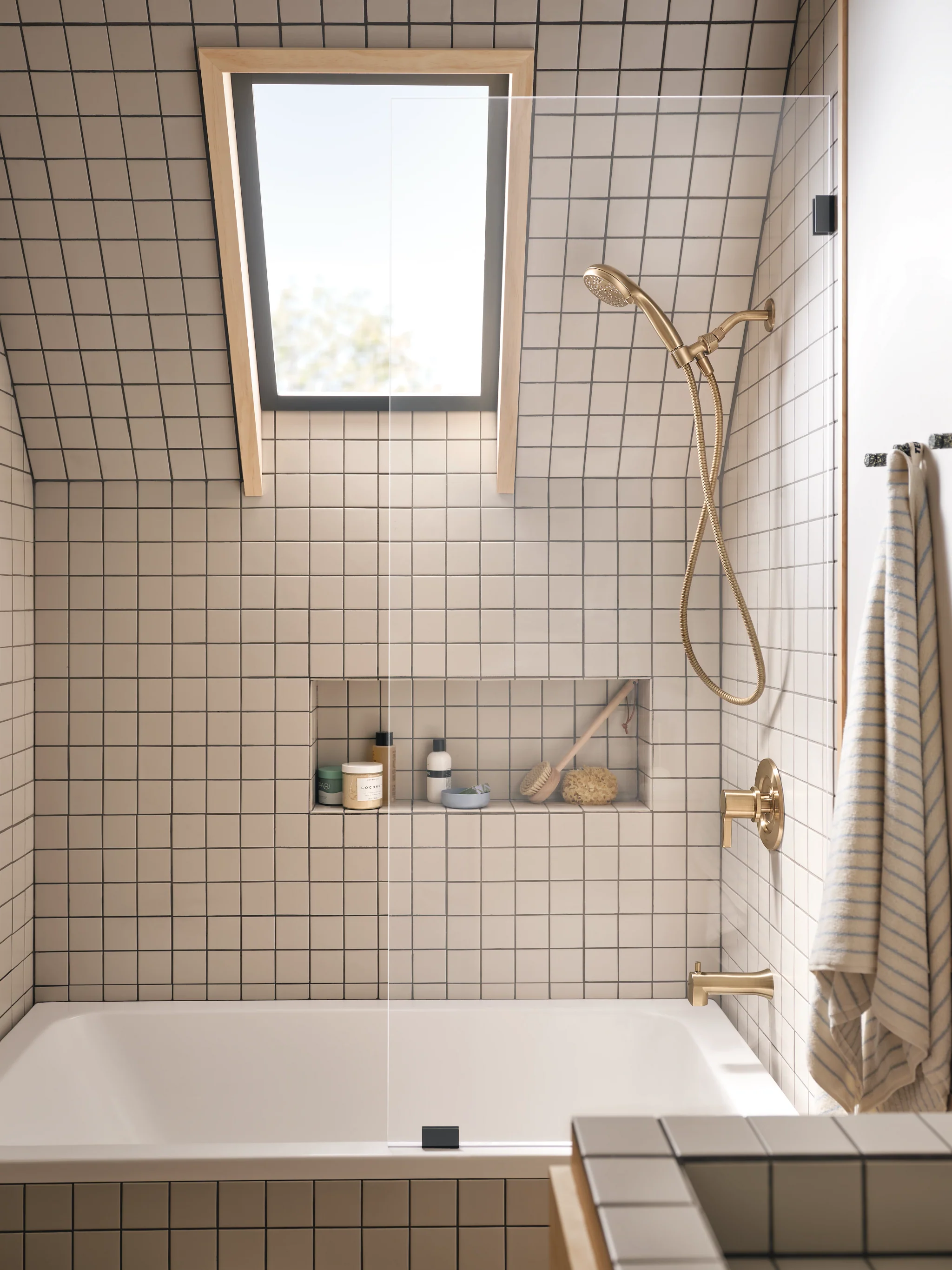 793-Beric-Chrome-Posi-Temp-R-tub-shower-12.webp Beric Chrome Posi-Temp(R) tub/shower