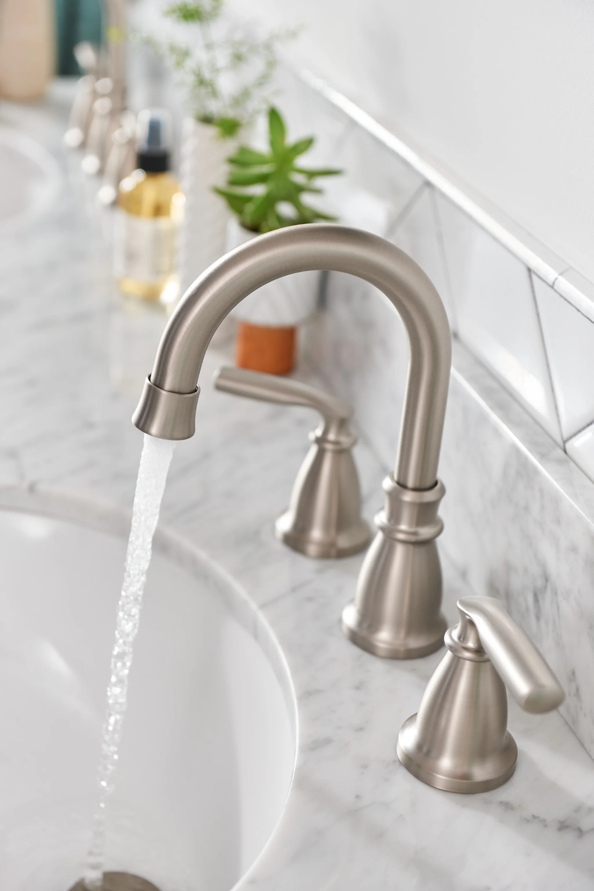 813-Hilliard-Two-Handle-Widespread-Bathroom-Sink-Faucet-10.webp Hilliard Two-Handle Widespread Bathroom Sink Faucet