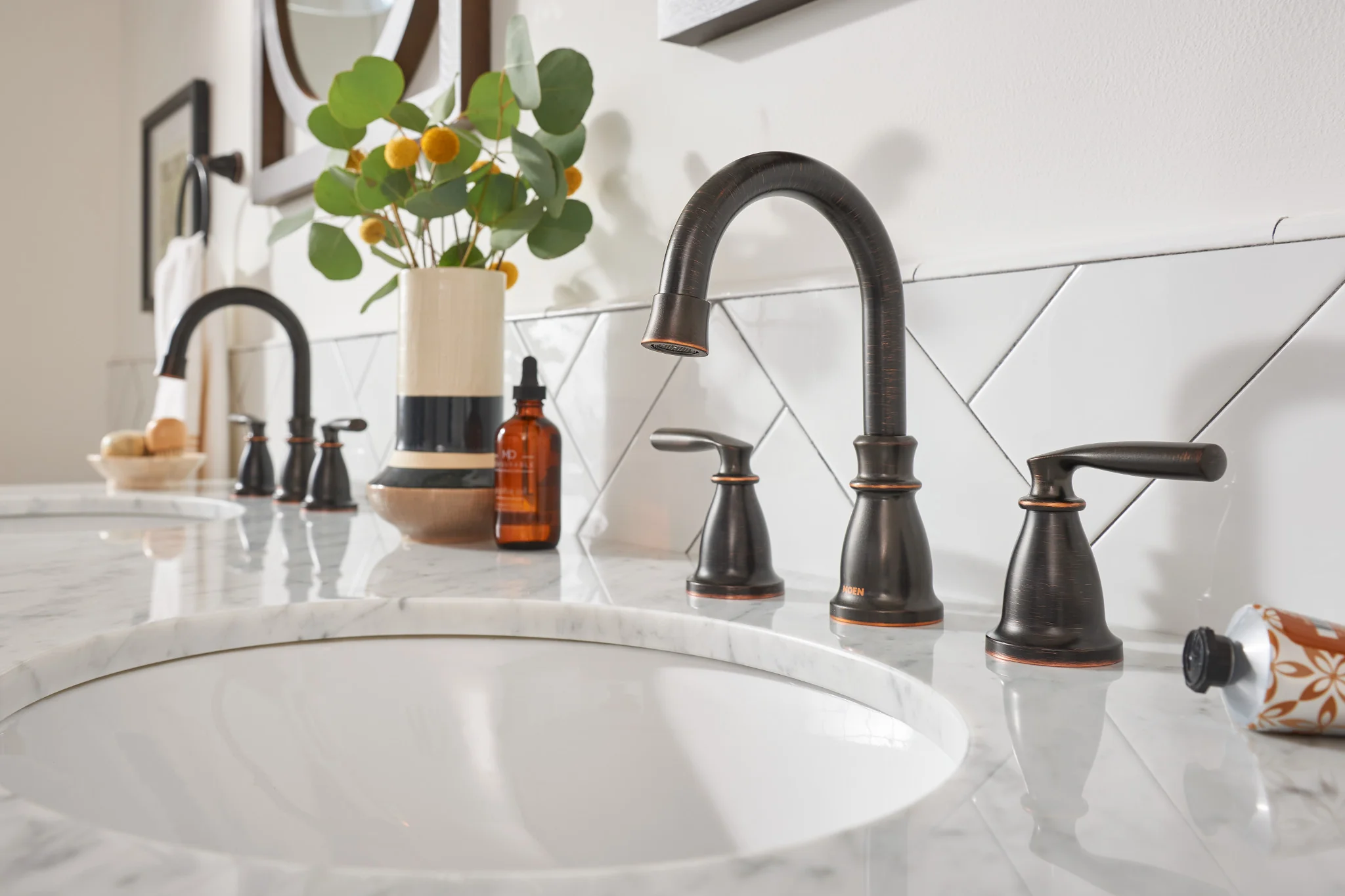 813-Hilliard-Two-Handle-Widespread-Bathroom-Sink-Faucet-27.webp Hilliard Two-Handle Widespread Bathroom Sink Faucet
