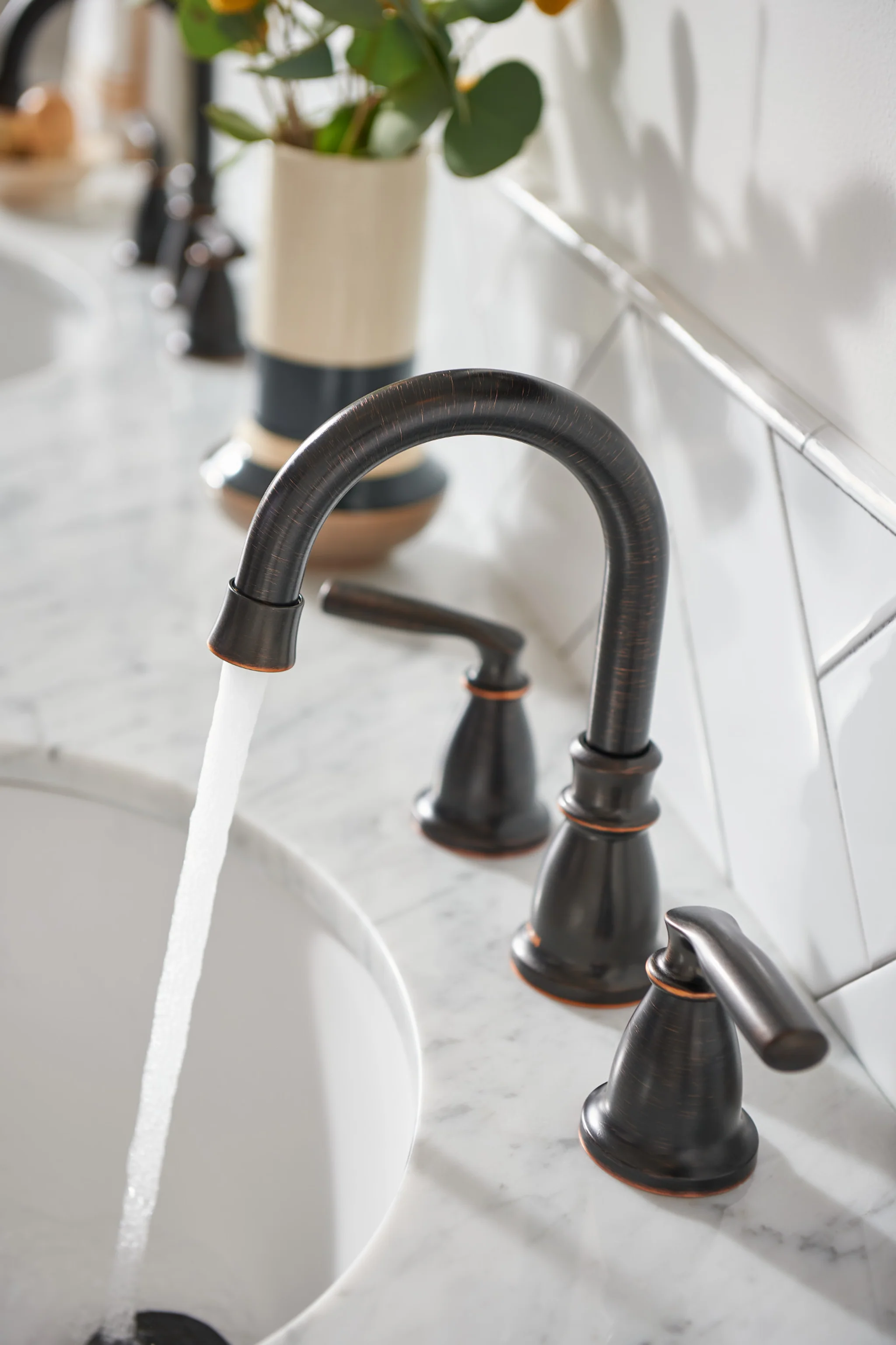 813-Hilliard-Two-Handle-Widespread-Bathroom-Sink-Faucet-31.webp Hilliard Two-Handle Widespread Bathroom Sink Faucet