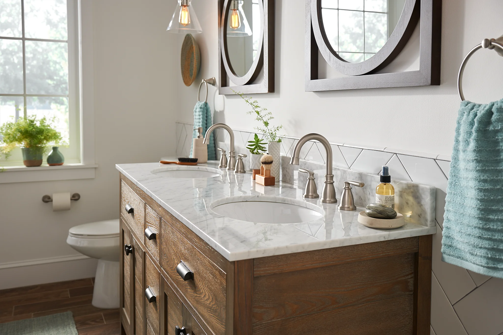 813-Hilliard-Two-Handle-Widespread-Bathroom-Sink-Faucet-7.webp Hilliard Two-Handle Widespread Bathroom Sink Faucet