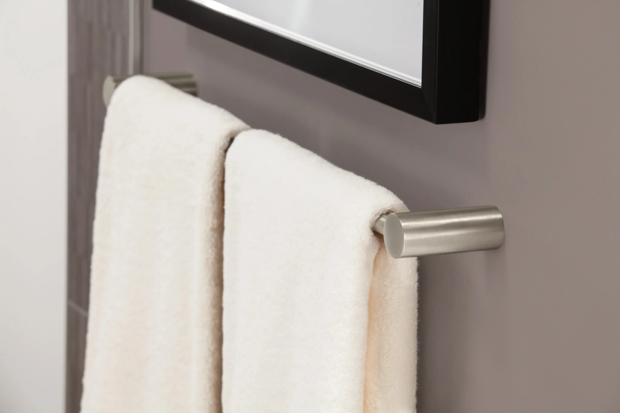 842-Align-24-Towel-Bar-18.webp Align 24" Towel Bar
