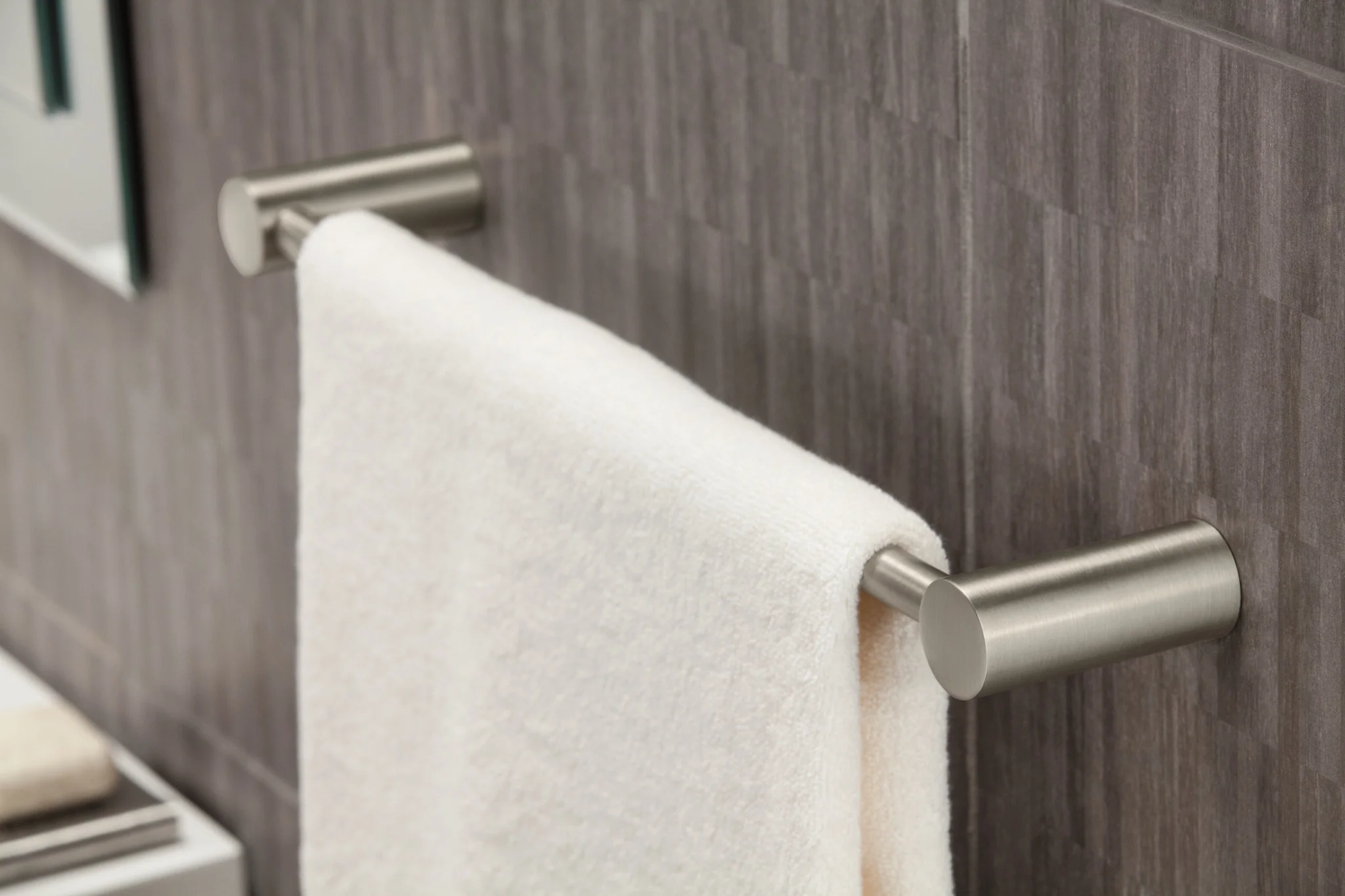 842-Align-24-Towel-Bar-21.webp Align 24" Towel Bar