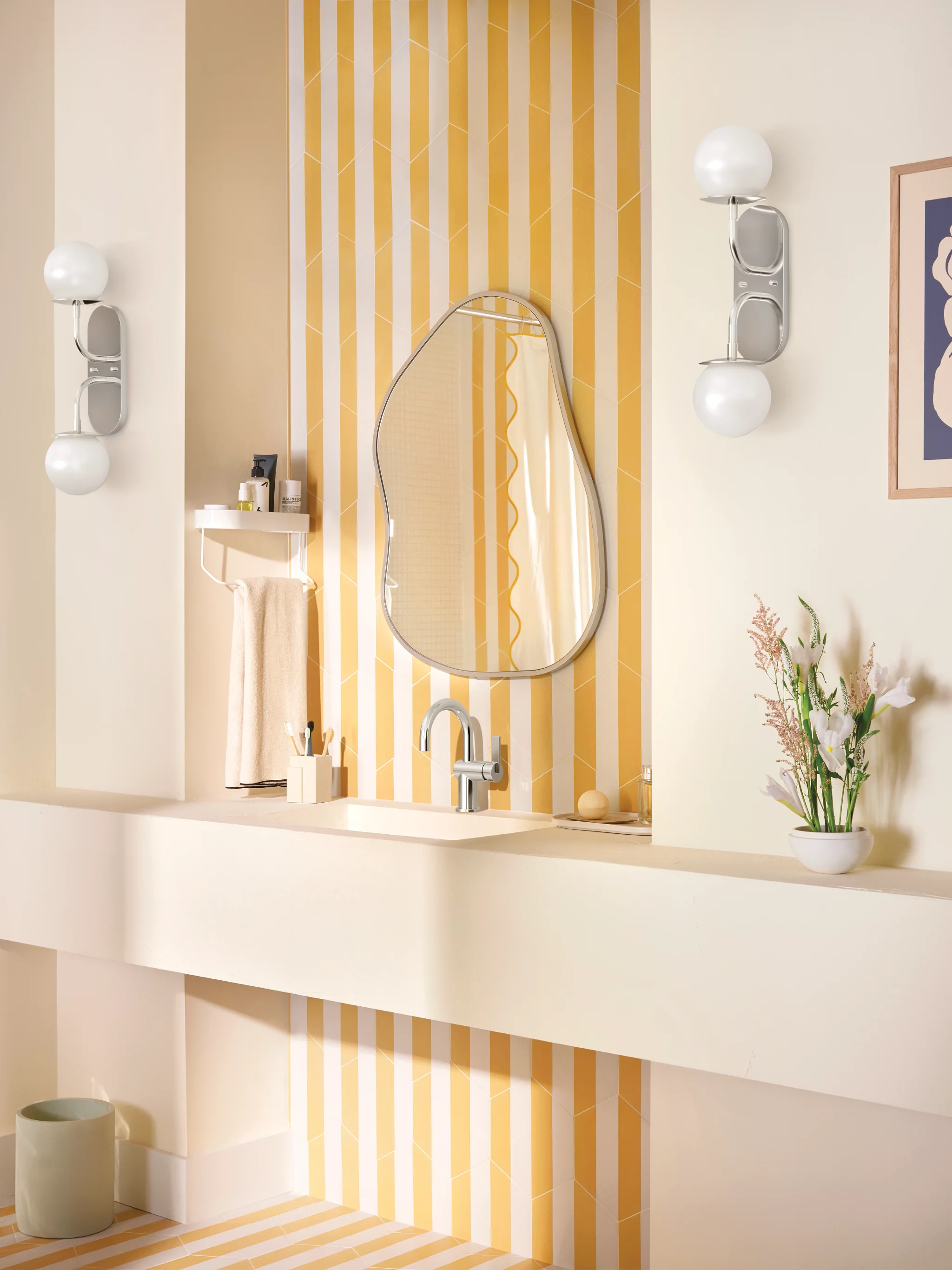 8537-Cia-Chrome-one-globe-bath-light-5.webp Cia Chrome one globe bath light