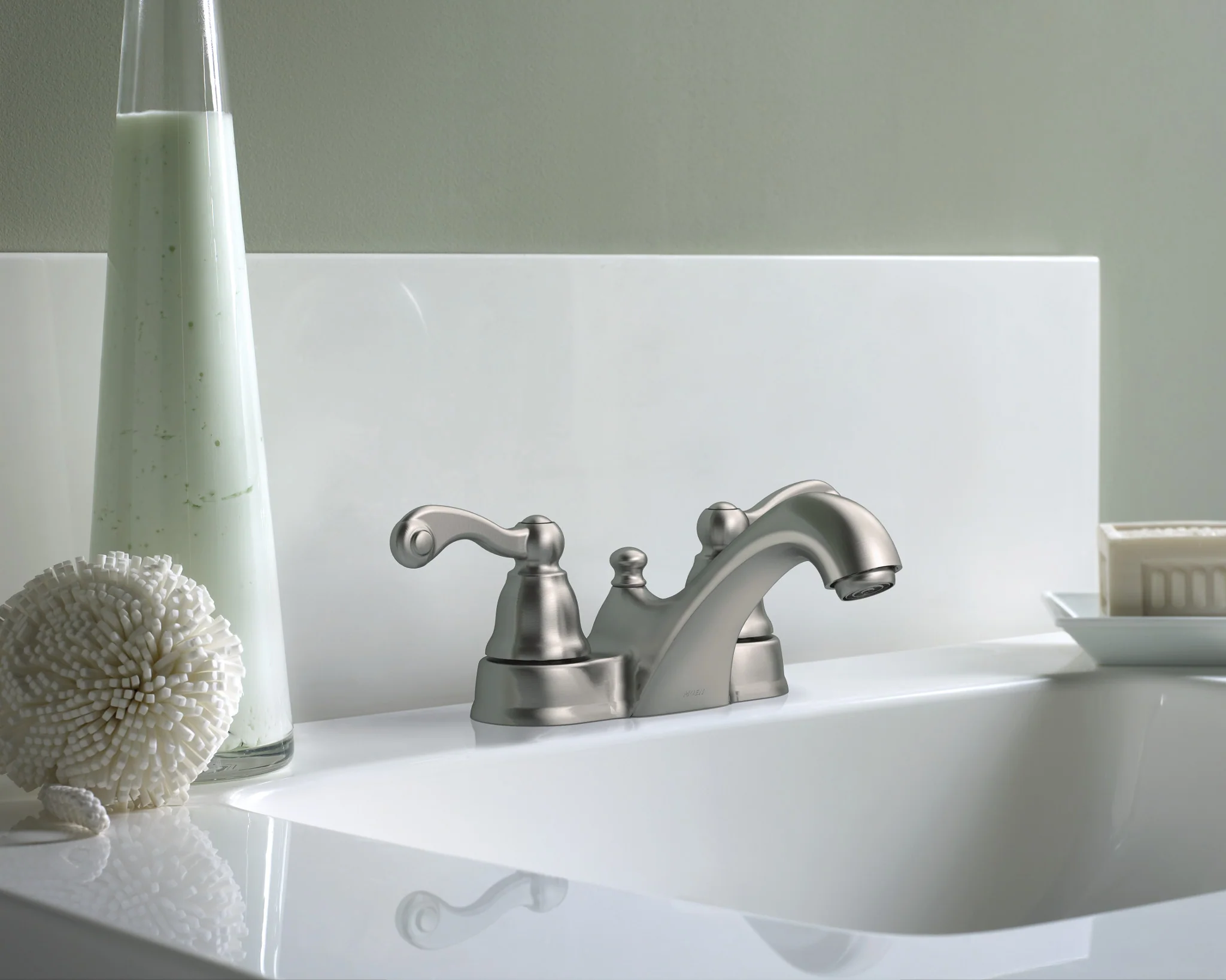 8813-Traditional-Two-handle-Centerset-Bathroom-Sink-Faucet-2.webp Traditional Two-handle Centerset Bathroom Sink Faucet